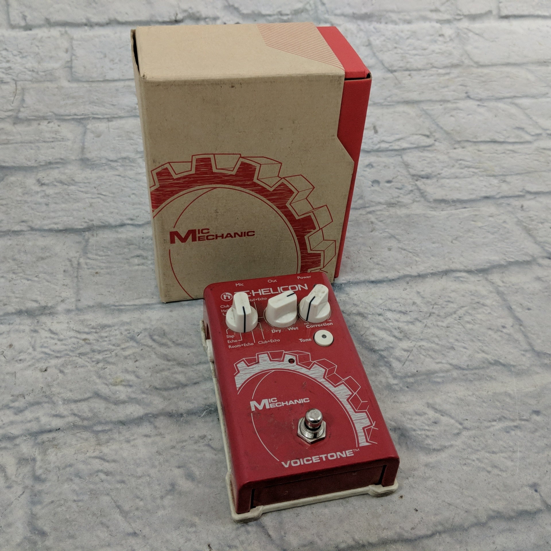 TC Helicon Voicetone Mic Mechanic Vocal Pedal - Evolution Music