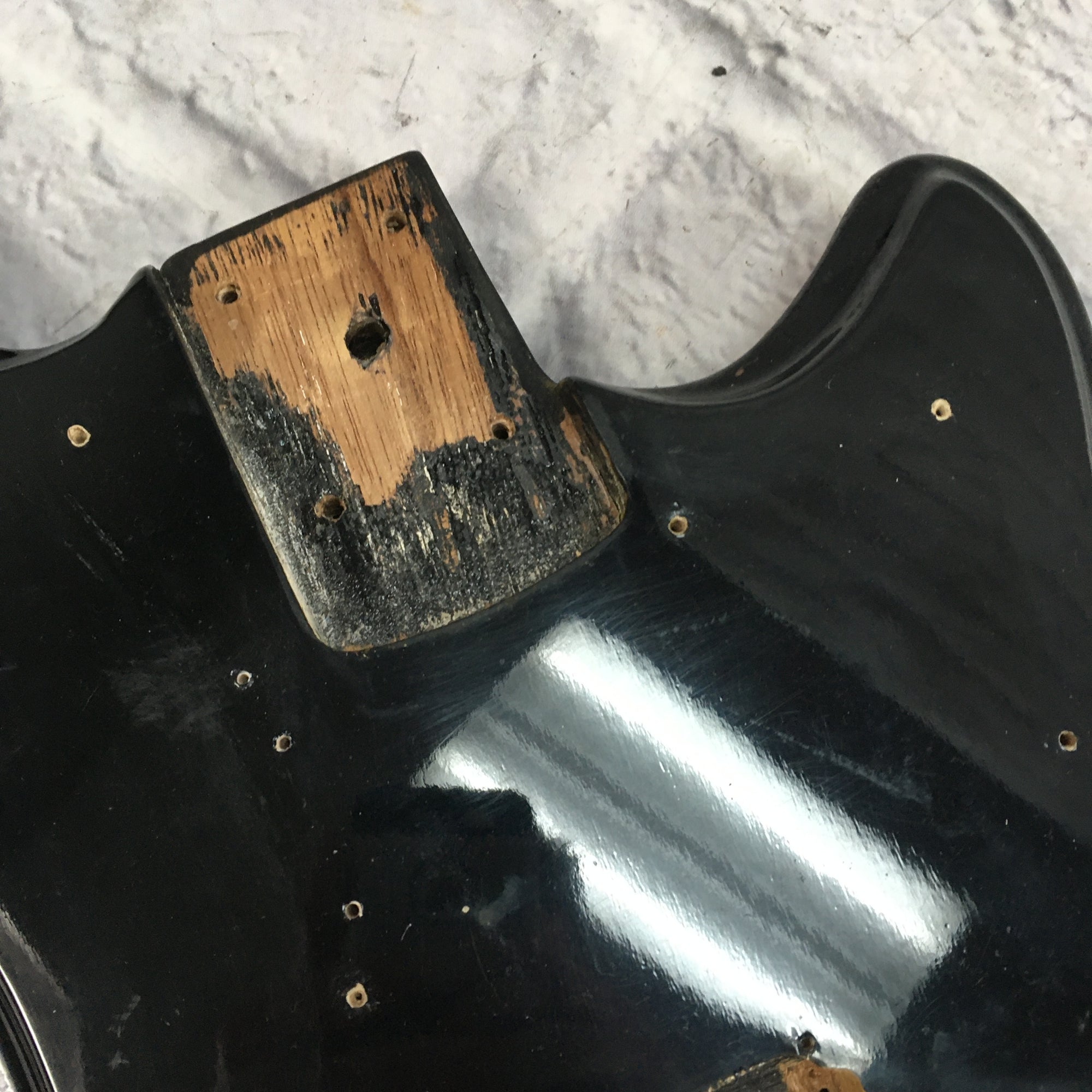 Ovation Ultra Bass Black Body