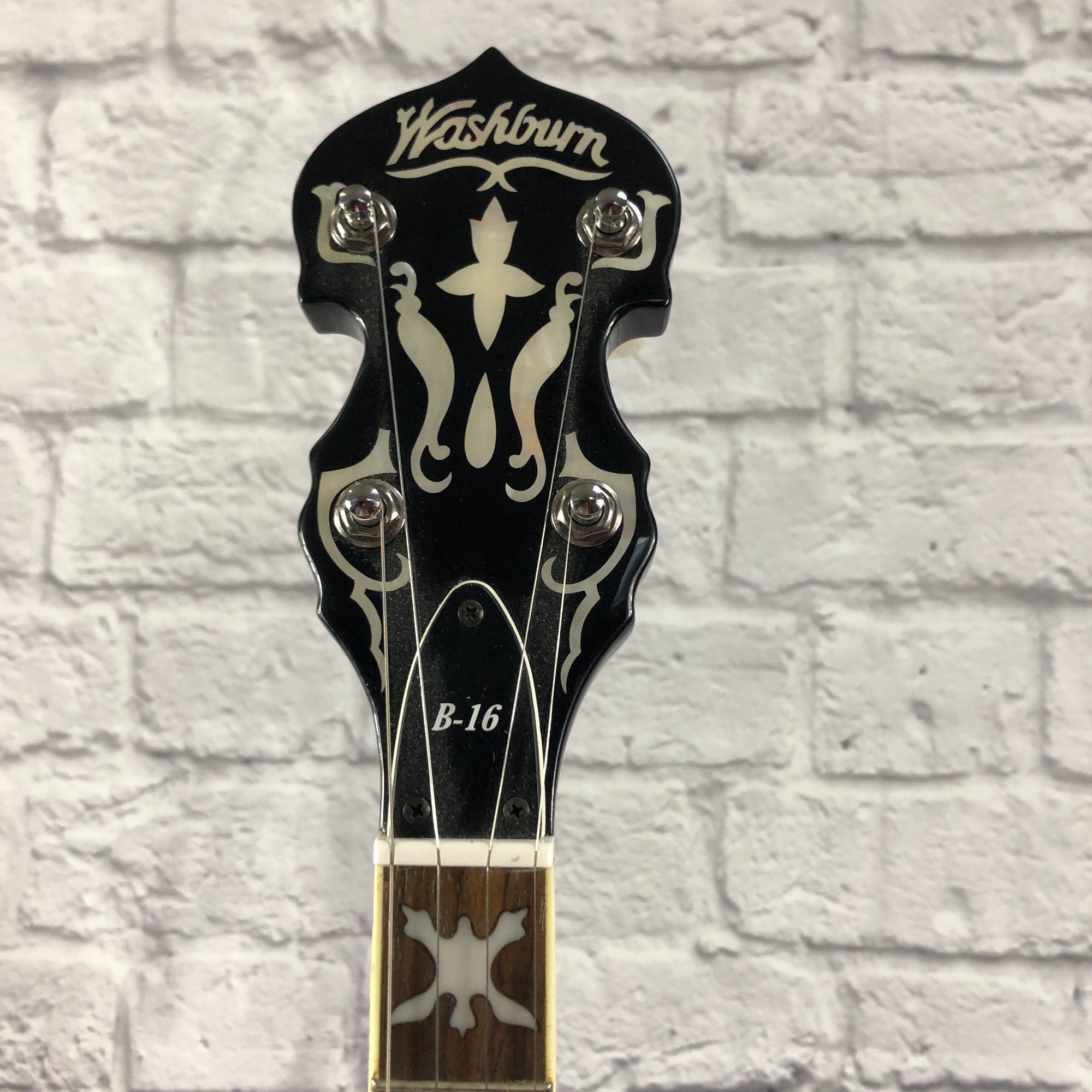 Washburn B-16 5 String Banjo with Case