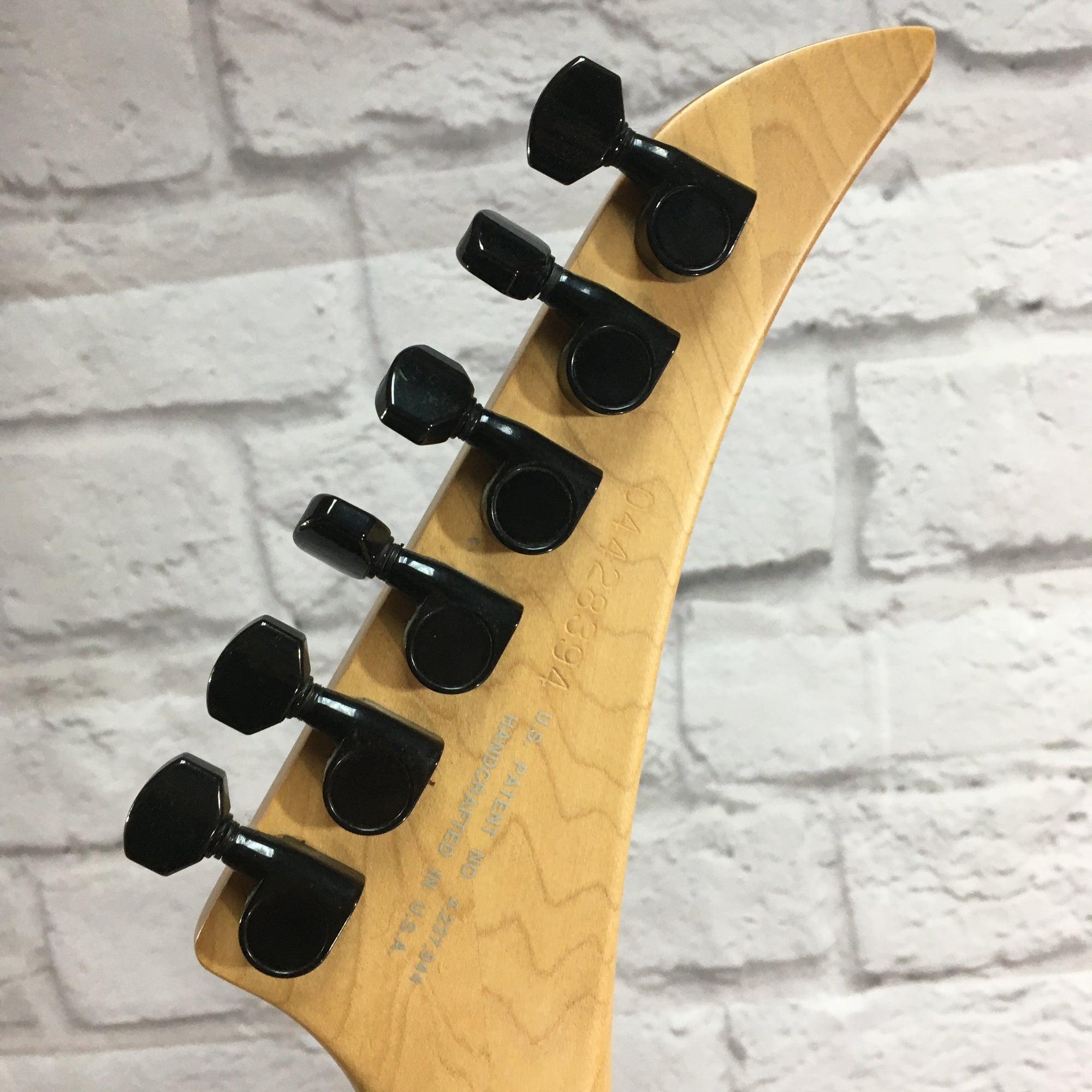 Peavey Tracer Electric Guitar w/ case