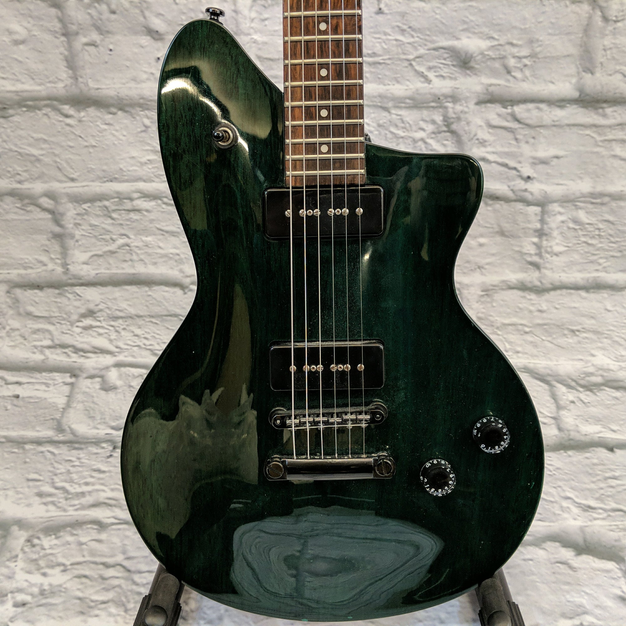 Washburn P290 Solid Body Electric Guitar - Evolution Music