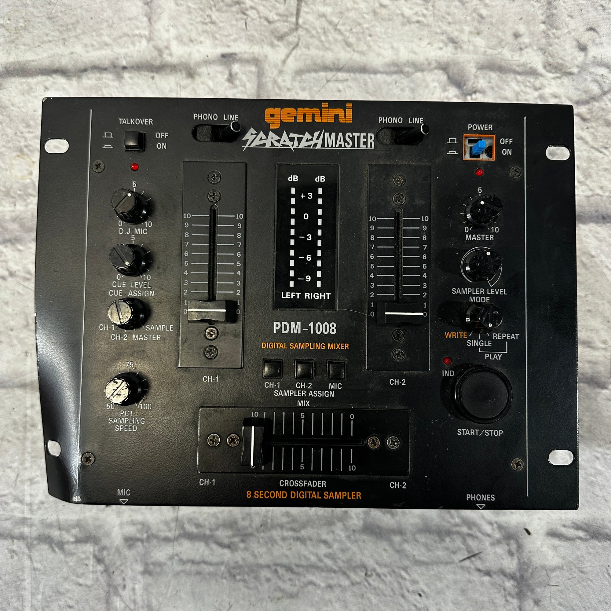 Gemini Scratchmaster DJ Mixer