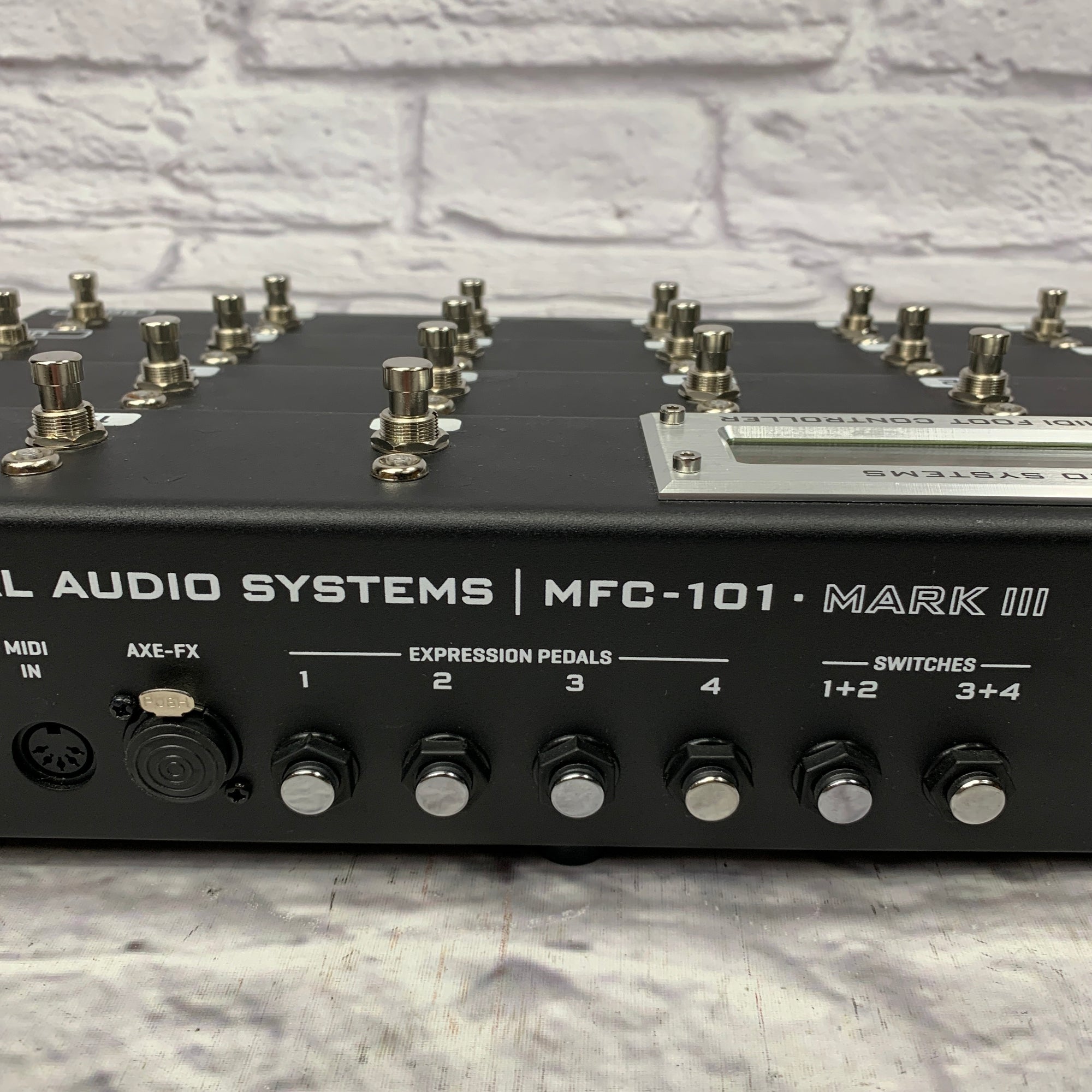 axe fx expression pedal Fractal Audio Axe FX Ultra MFC-101 Mark III MIDI Foot Controller w/ Ca