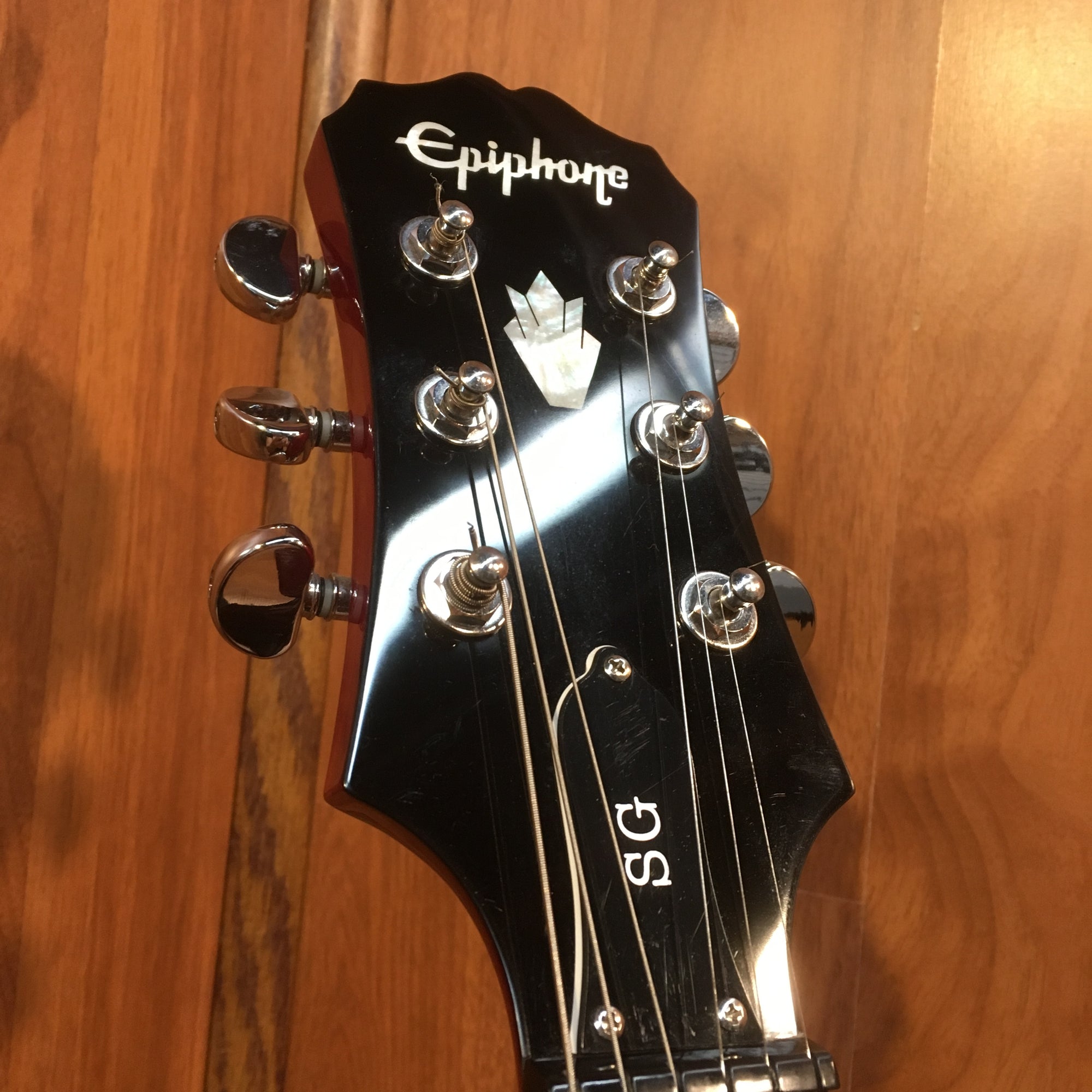 Epiphone SG G-400 Red Electric Guitar w/ Hardshell case