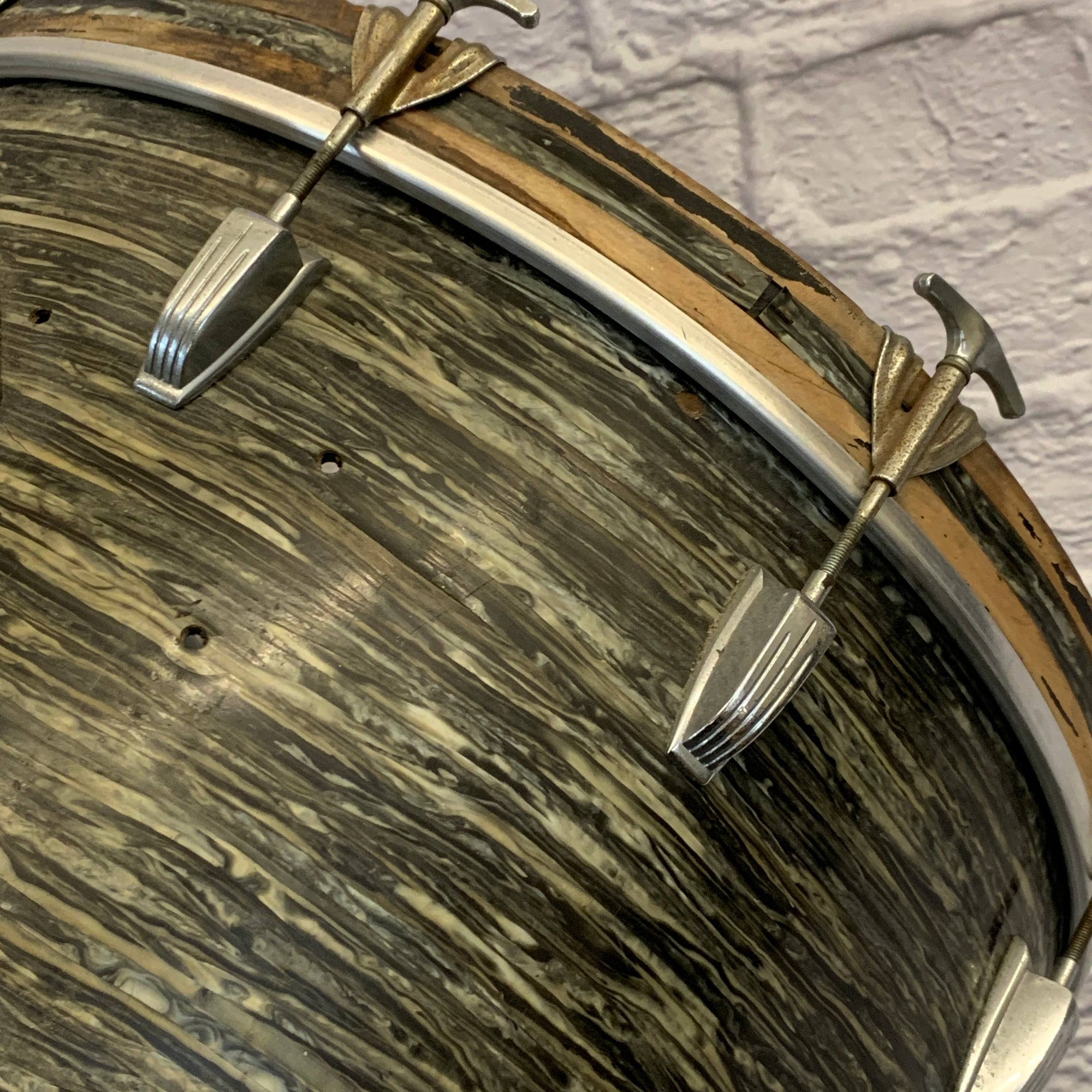 1960s Ludwig 22" Bass Drum w/ Tom Mount Black Oyster Pearl