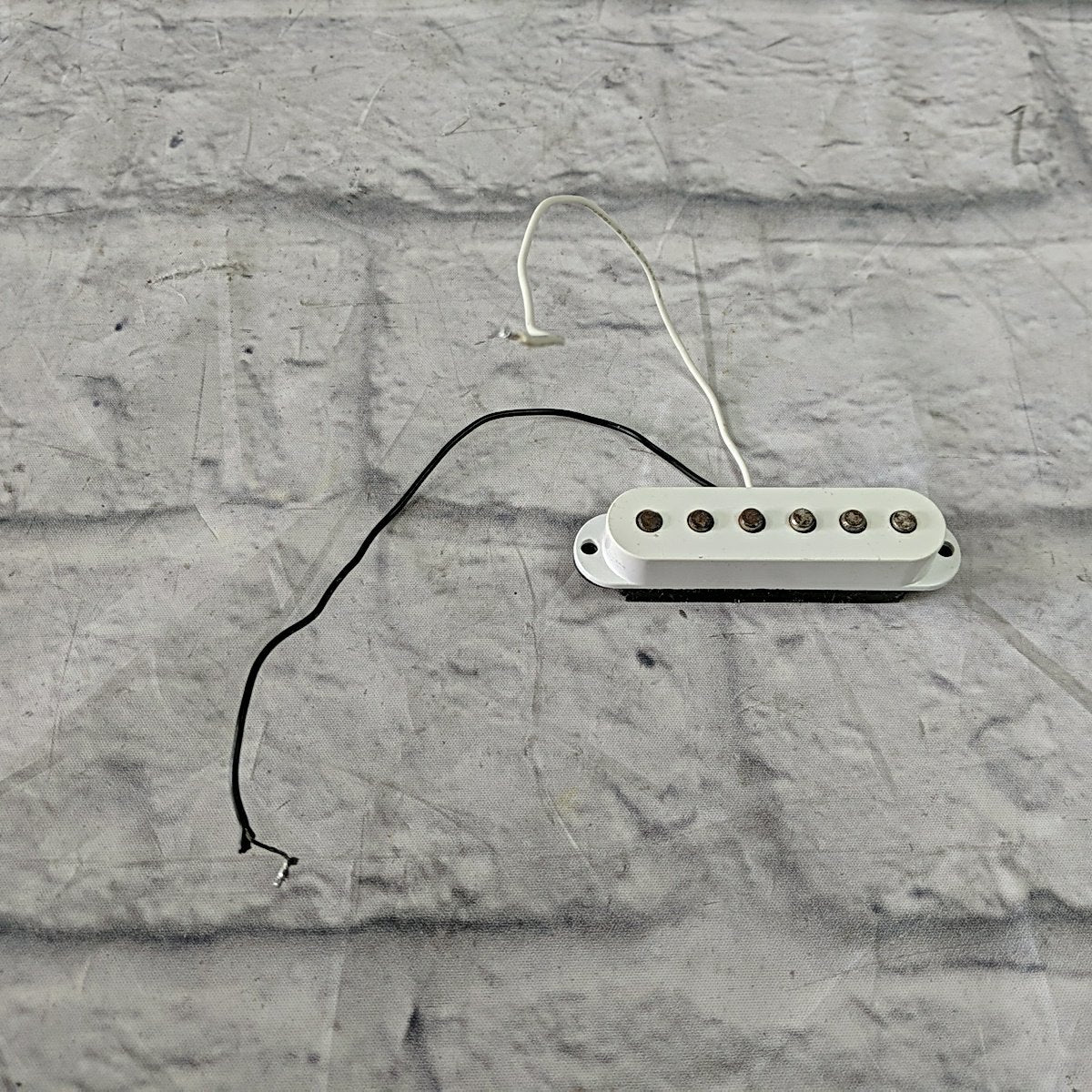 Unknown Single Coil Pickup White Cover