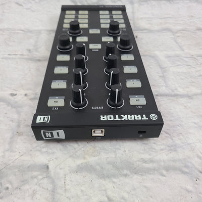 Native Instruments Traktor Kontrol X1 DJ Controller