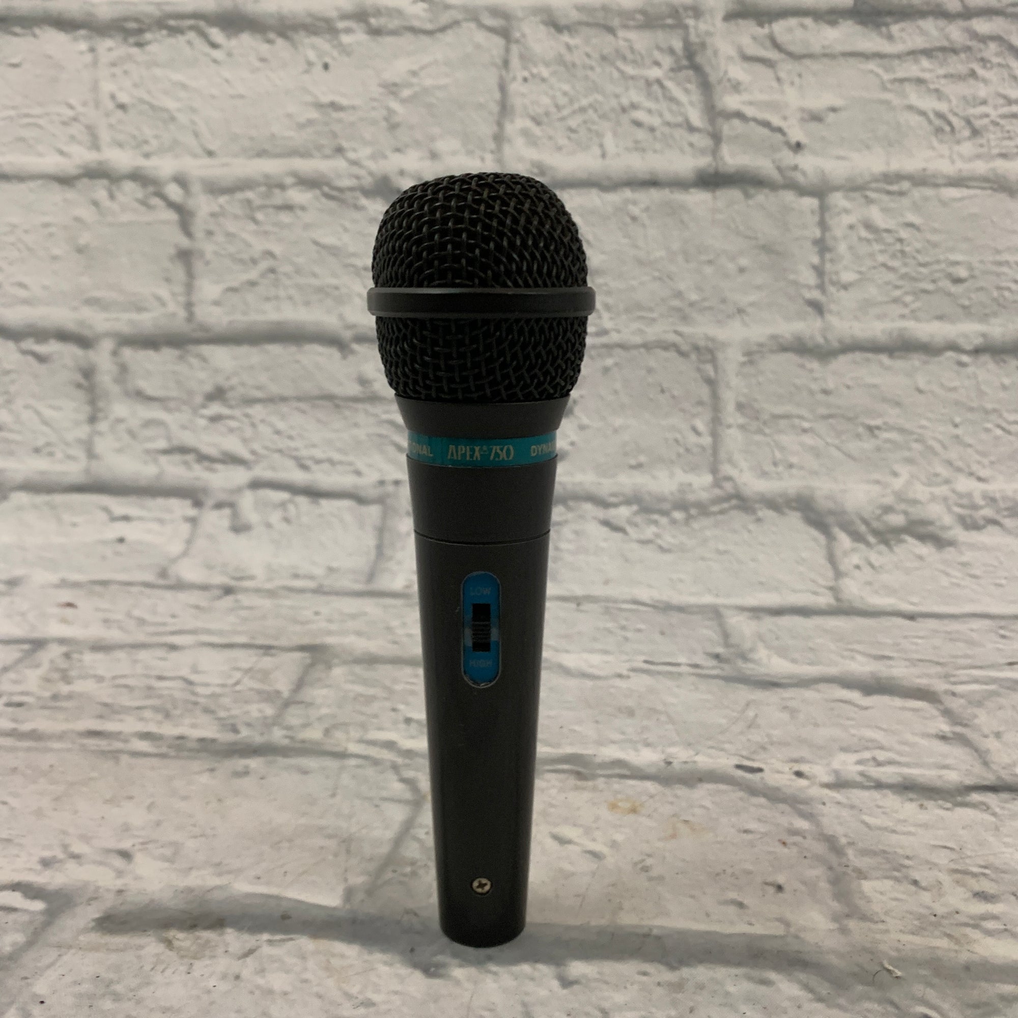 Apex 750 Dynamic Microphone - Evolution Music