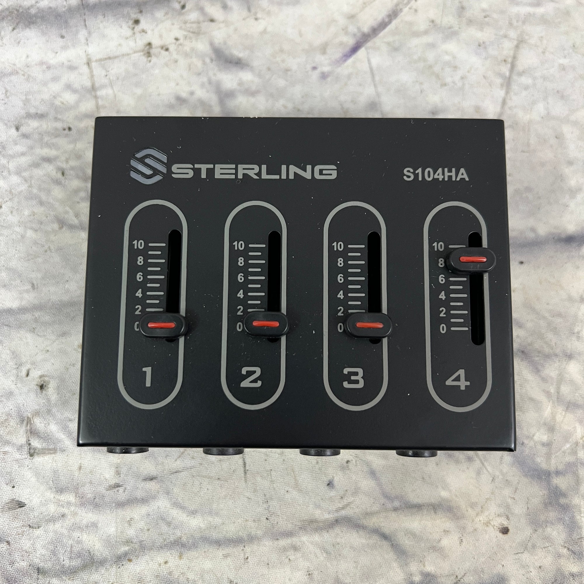 Sterling S104HA Headphone Amp
