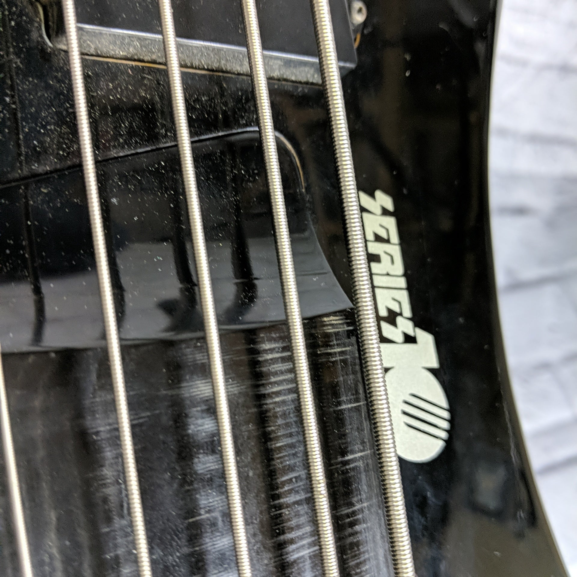 ** Series 10 5 String Fretless Active Bass