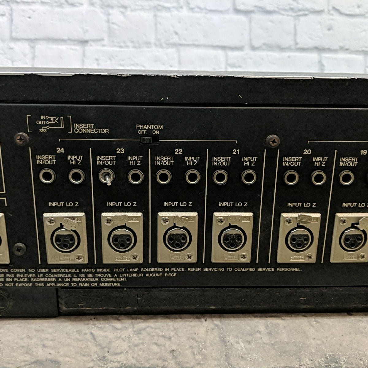 Yamaha MC2404 24-Channel Console Mixer