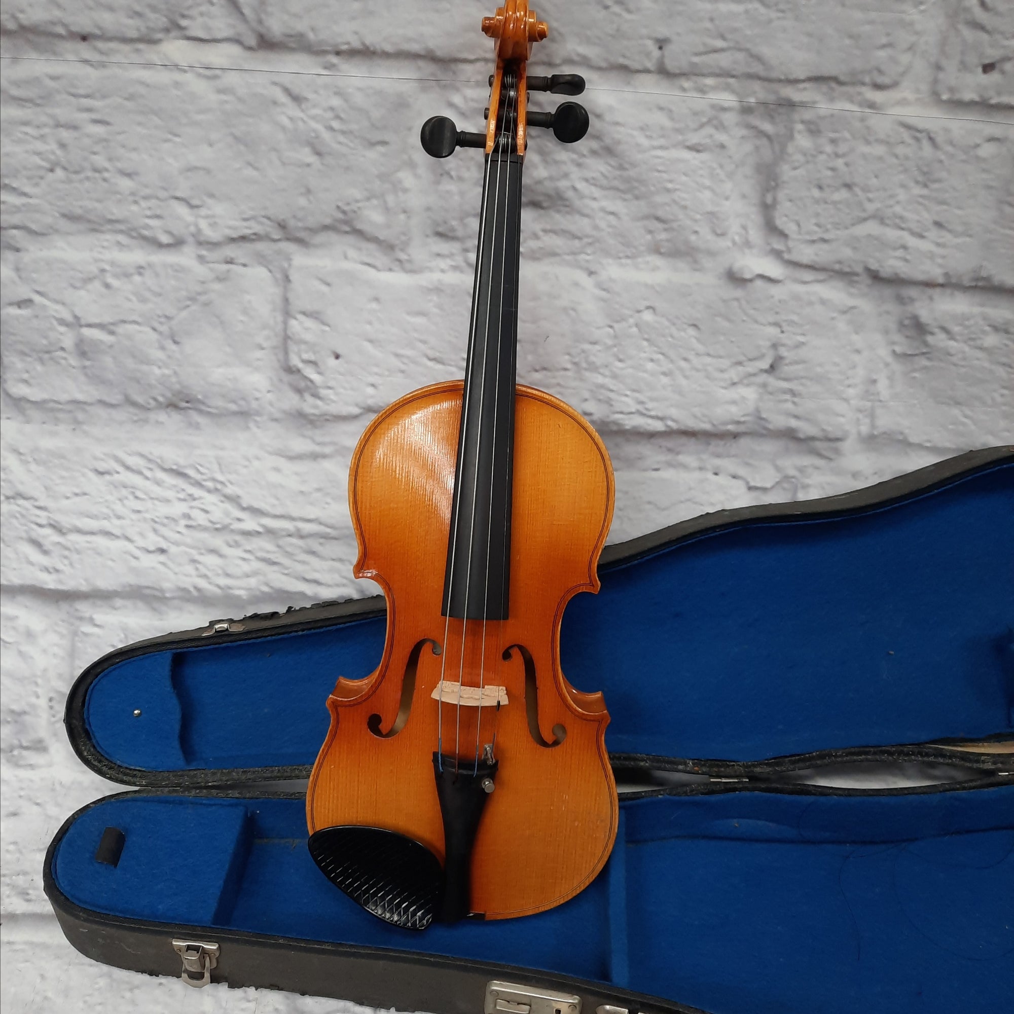 Cremona Fecit Anno 1731 3/4 Violin w/case - Evolution Music