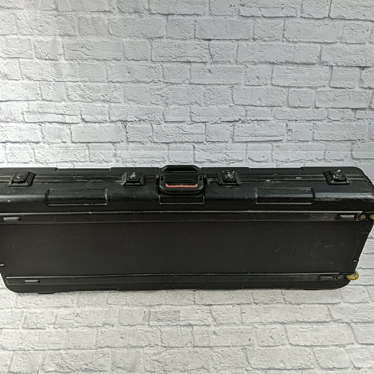 Gator 76-Key TSA Molded Keyboard Case with Rollers and Foam Inserts