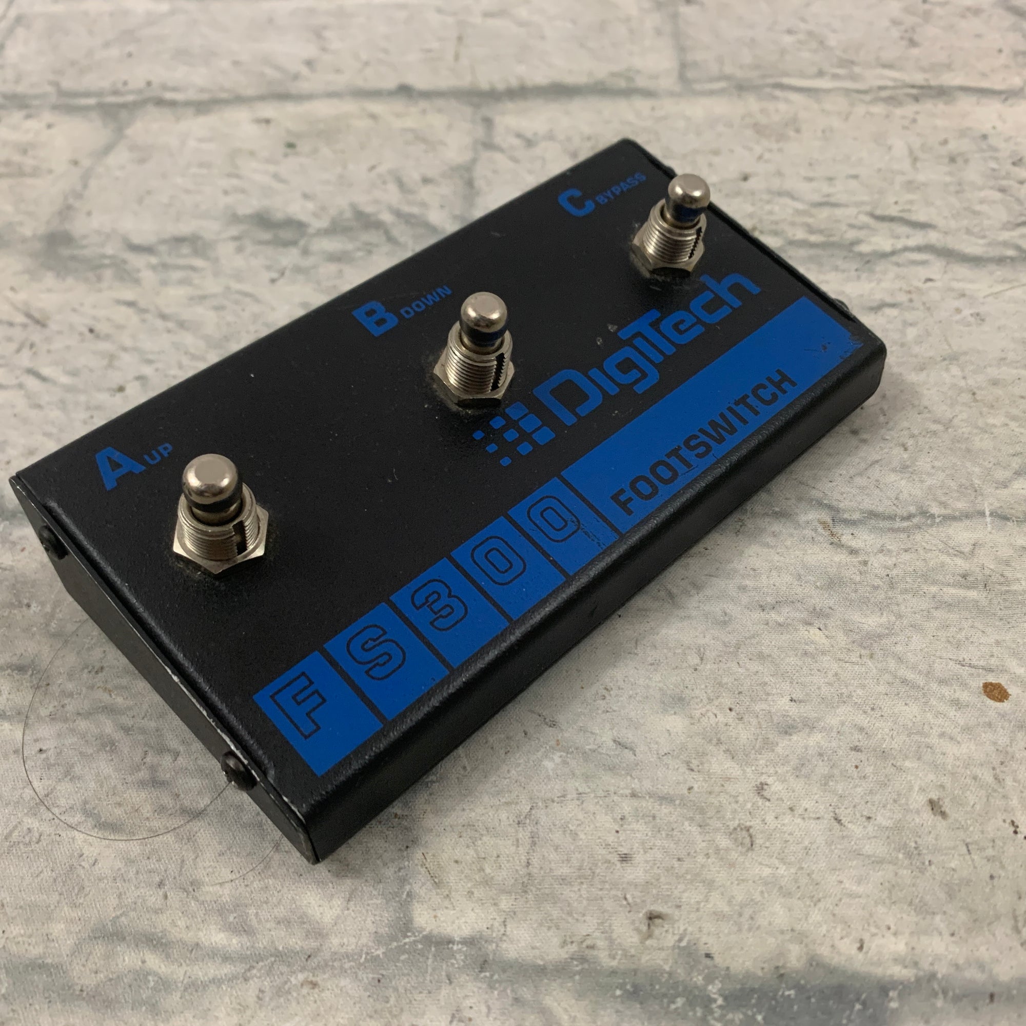 Digitech FS300 3-Button Footswitch