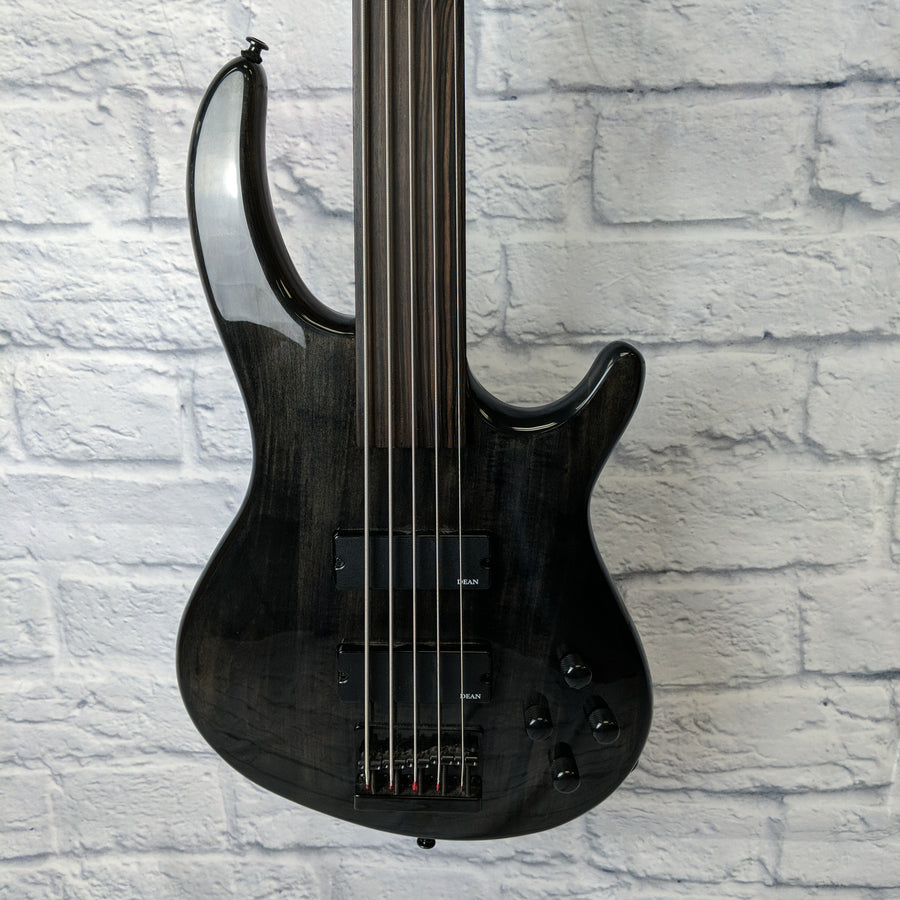 Dean Edge 5-String Fretless Bass w/gig bag E020508