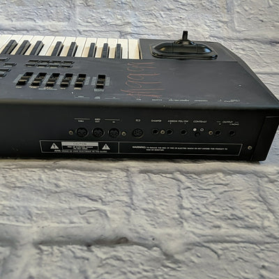 Korg i2 Synthesizer 61-Key Music Workstation