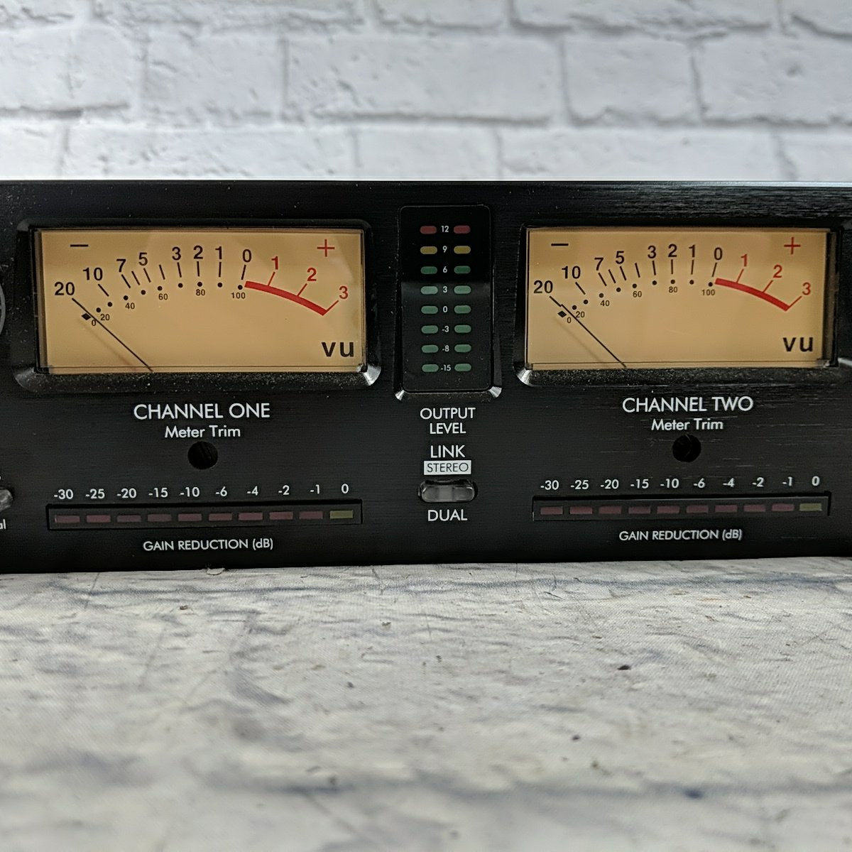 Art Pro VLA II 2-Channel Vatrol / Tube Leveling Amplifier
