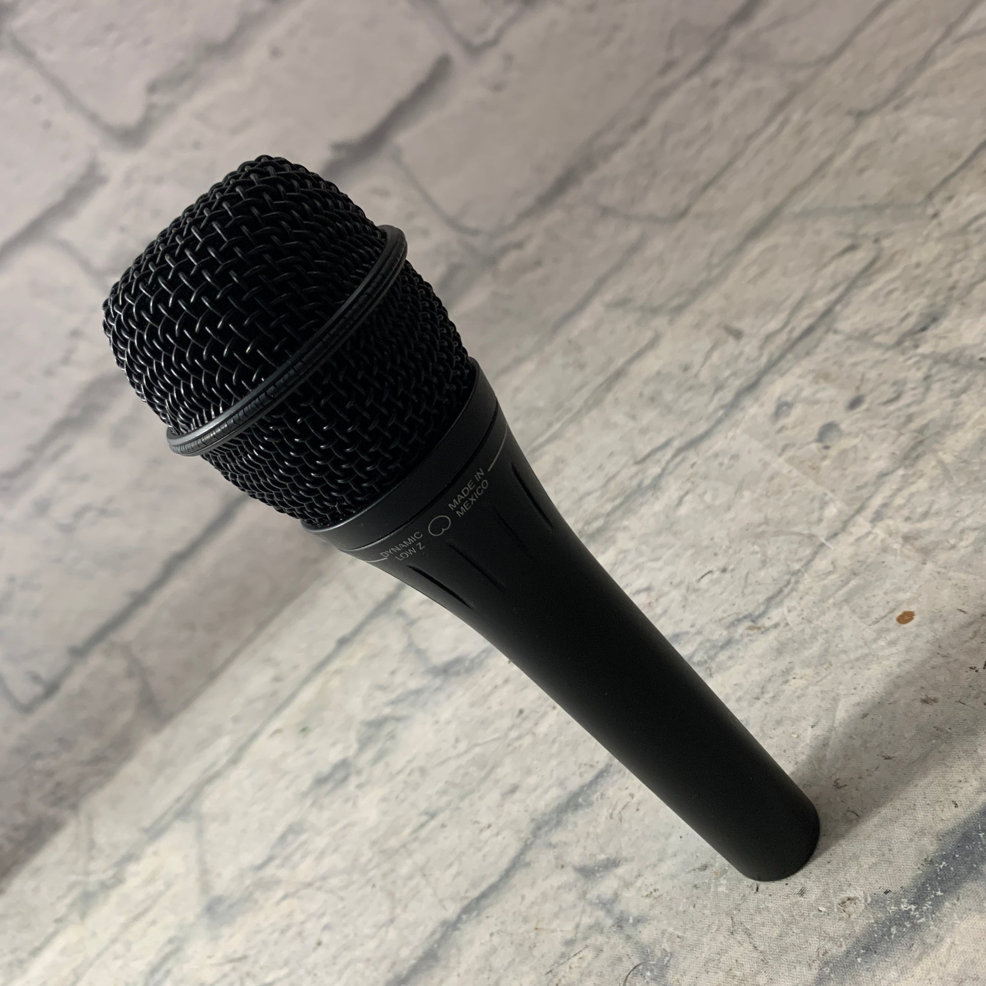 Shure AXS3 Microphone w/ Bag