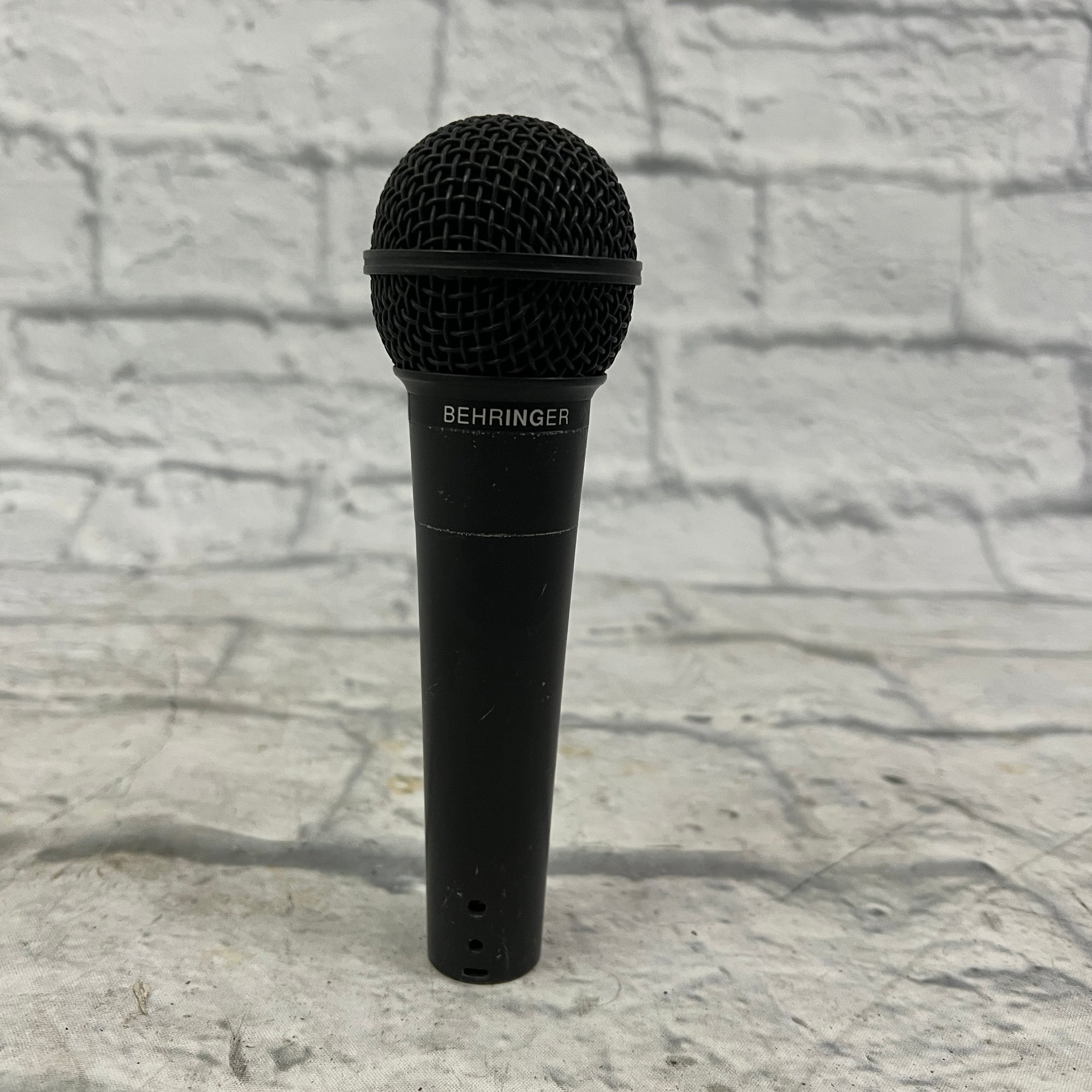 Behringer Ultravoice XM8500 Cardioid Dynamic Vocal Microphone