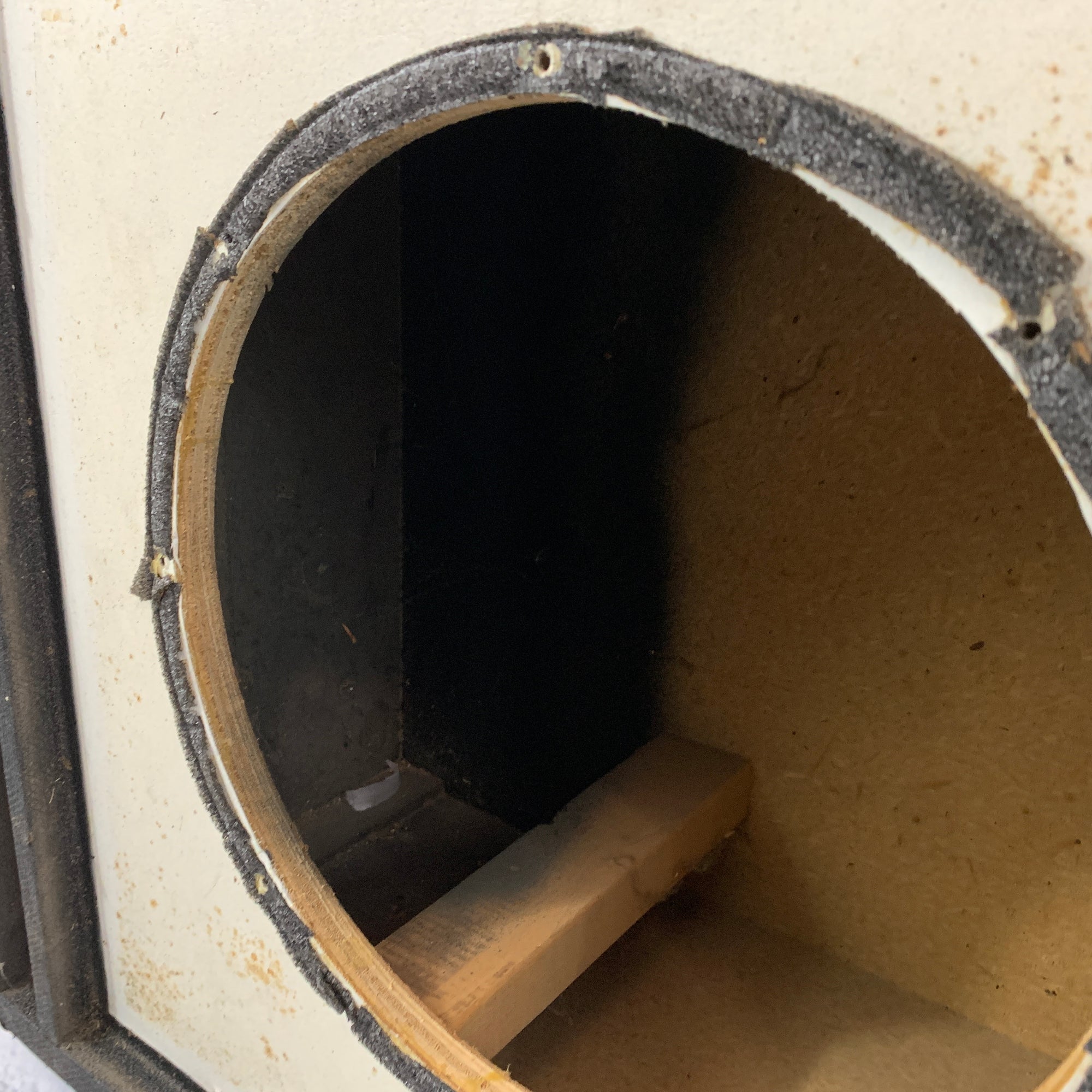 Unloaded Single 15" Speaker Cabinet
