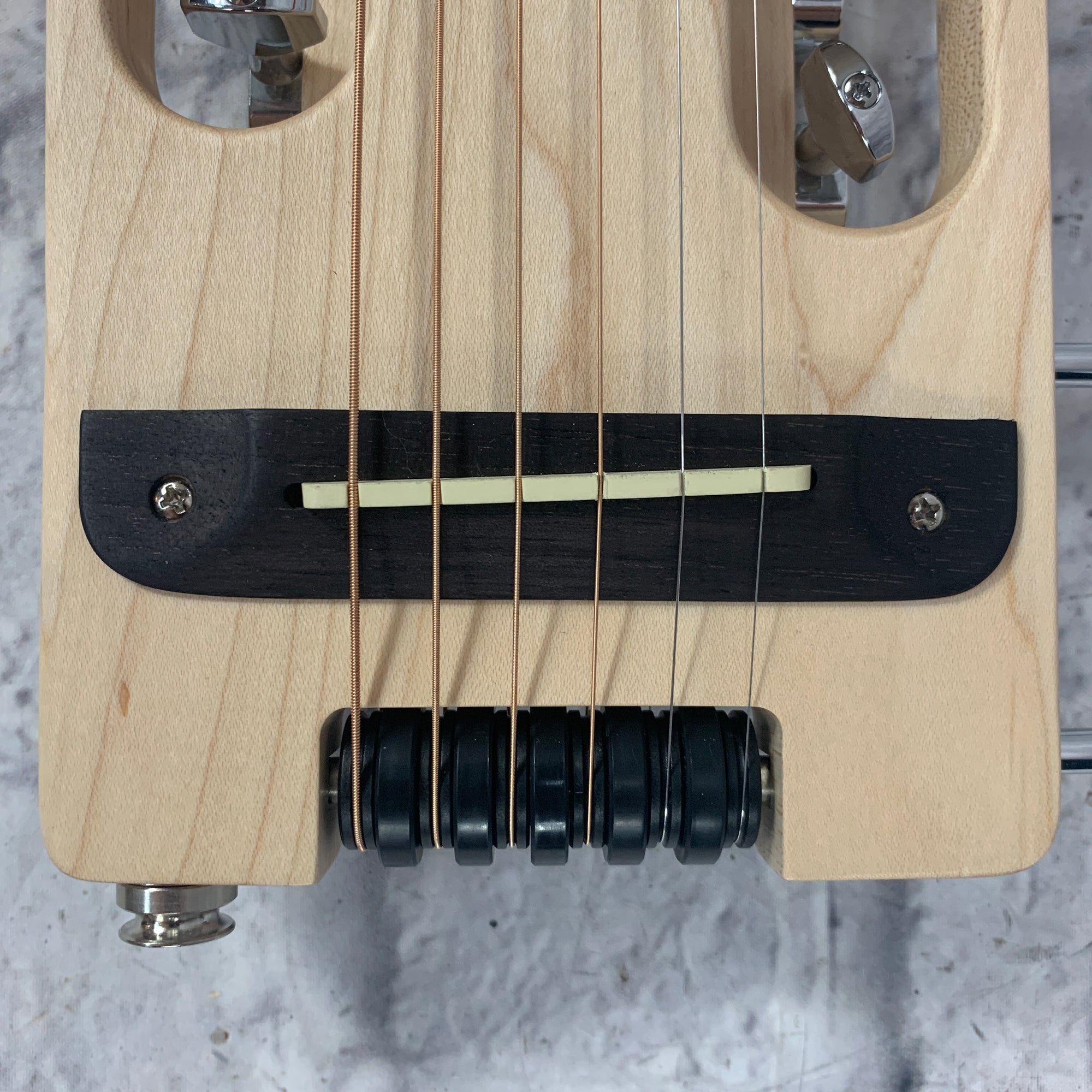 Traveler Ultra-Light Natural Electric Guitar w/ leg rest
