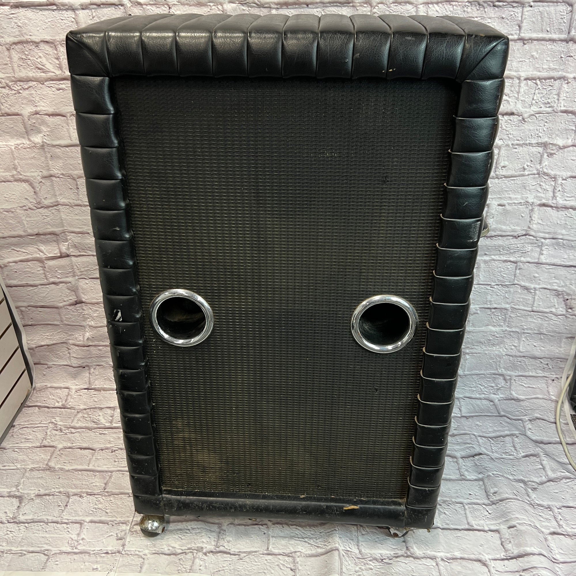 Kustom 215 Tuck & Roll Cabinet Black CTS Chanute