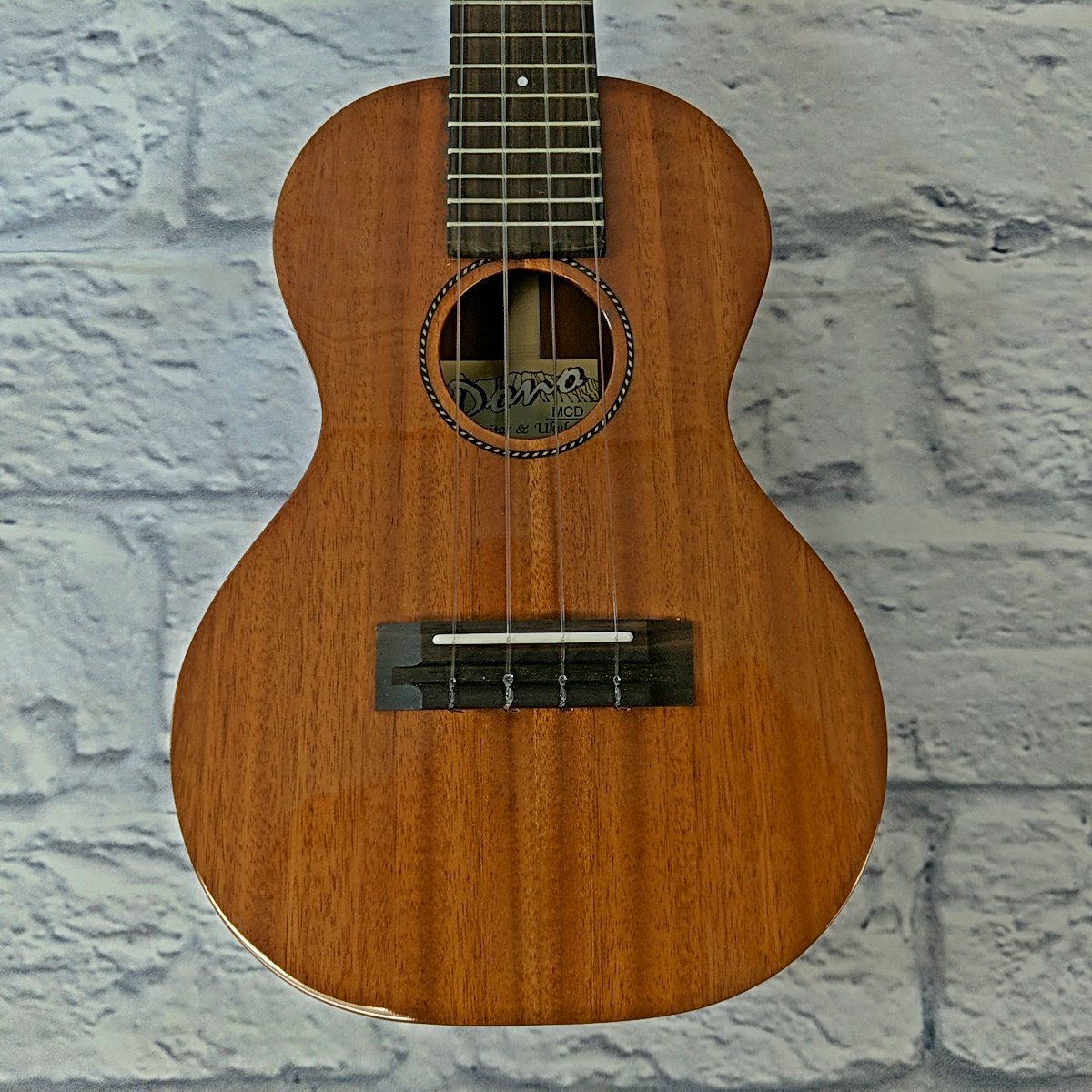 Pono MCD Mahogany Gloss Finish Concert Ukulele