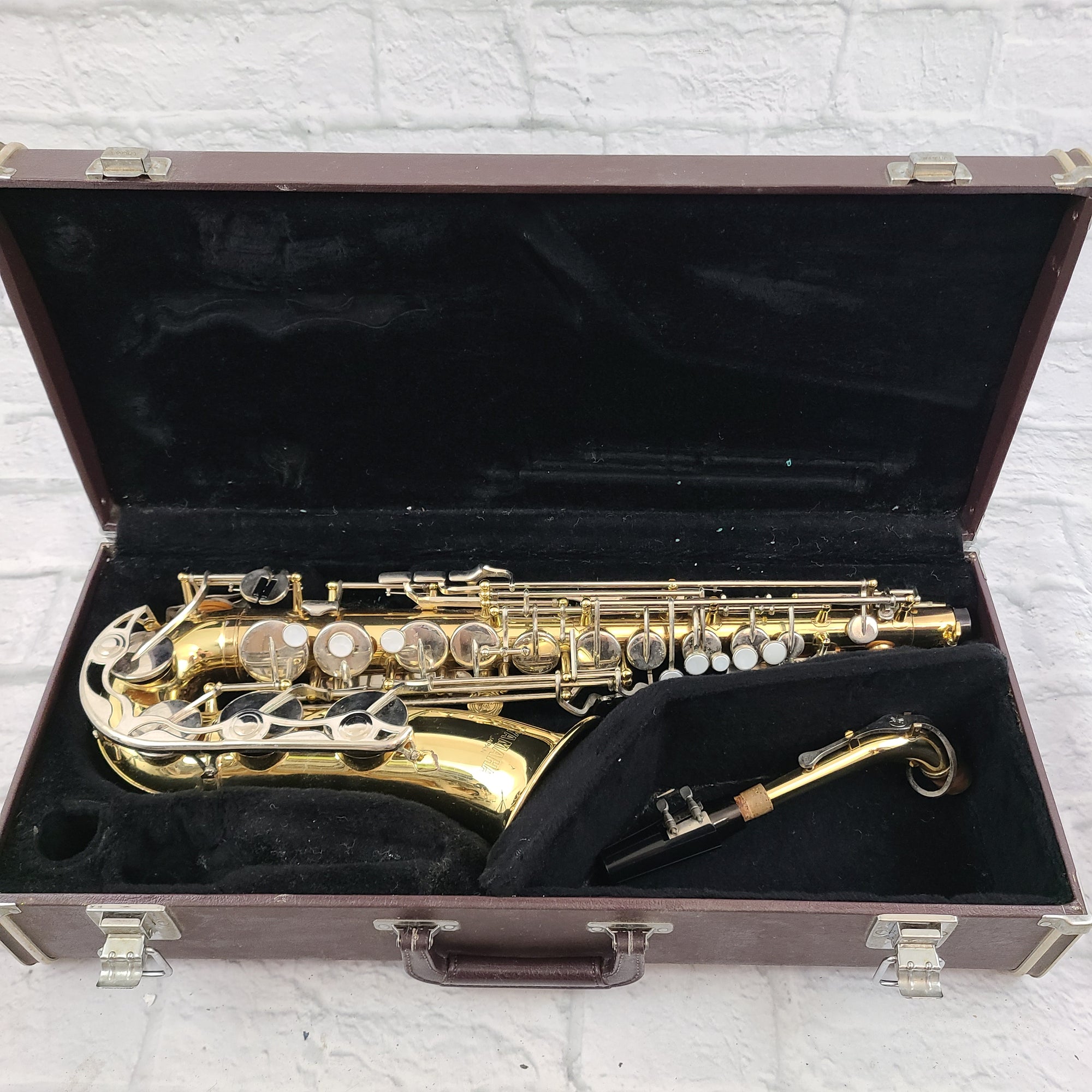 Yamaha YAS-23 Student Model Saxophone w/ Case