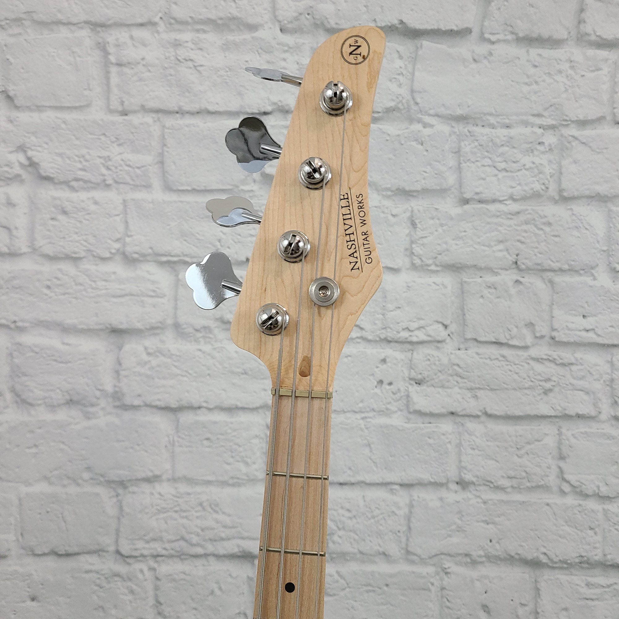 Nashville Guitar Works 225 Electric J Bass - Ivory