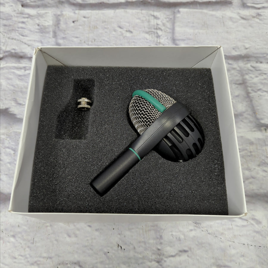 AKG D112 Large Diaphragm Dynamic Bass Drum Microphone