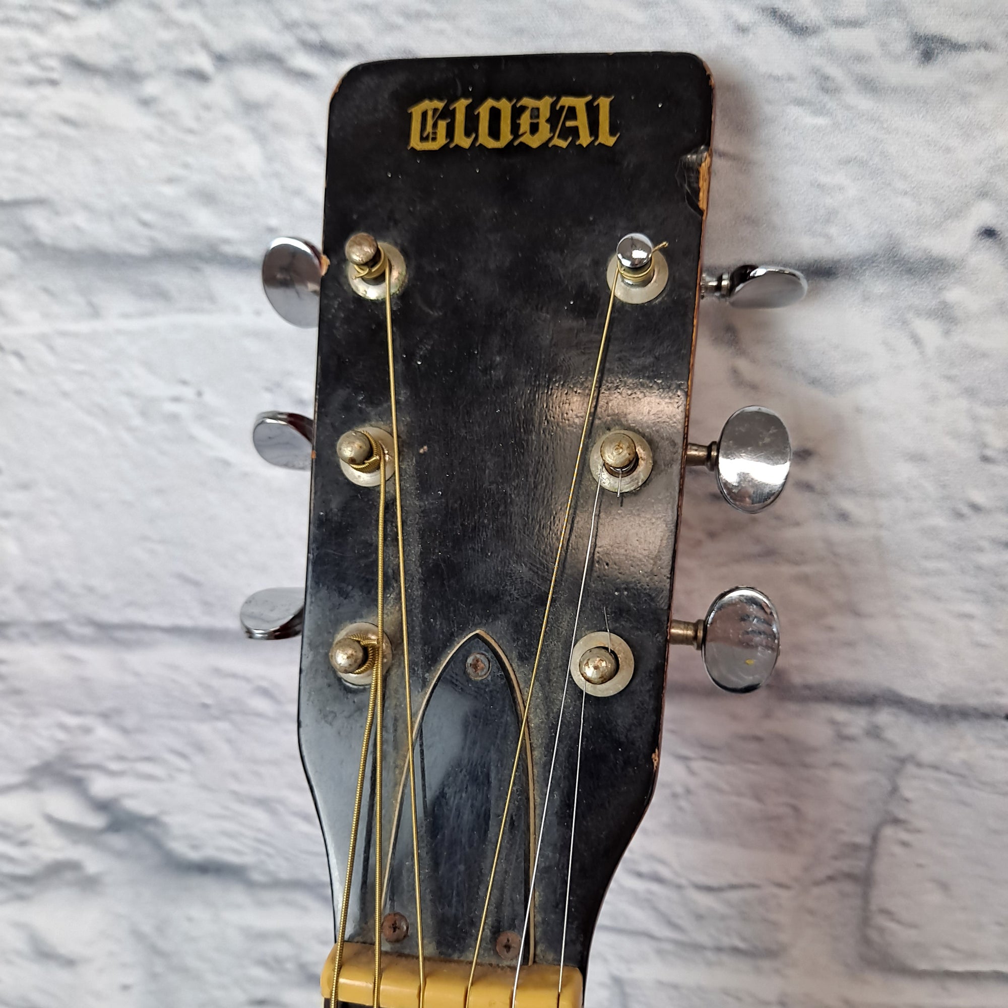 Global acoustic humming bird