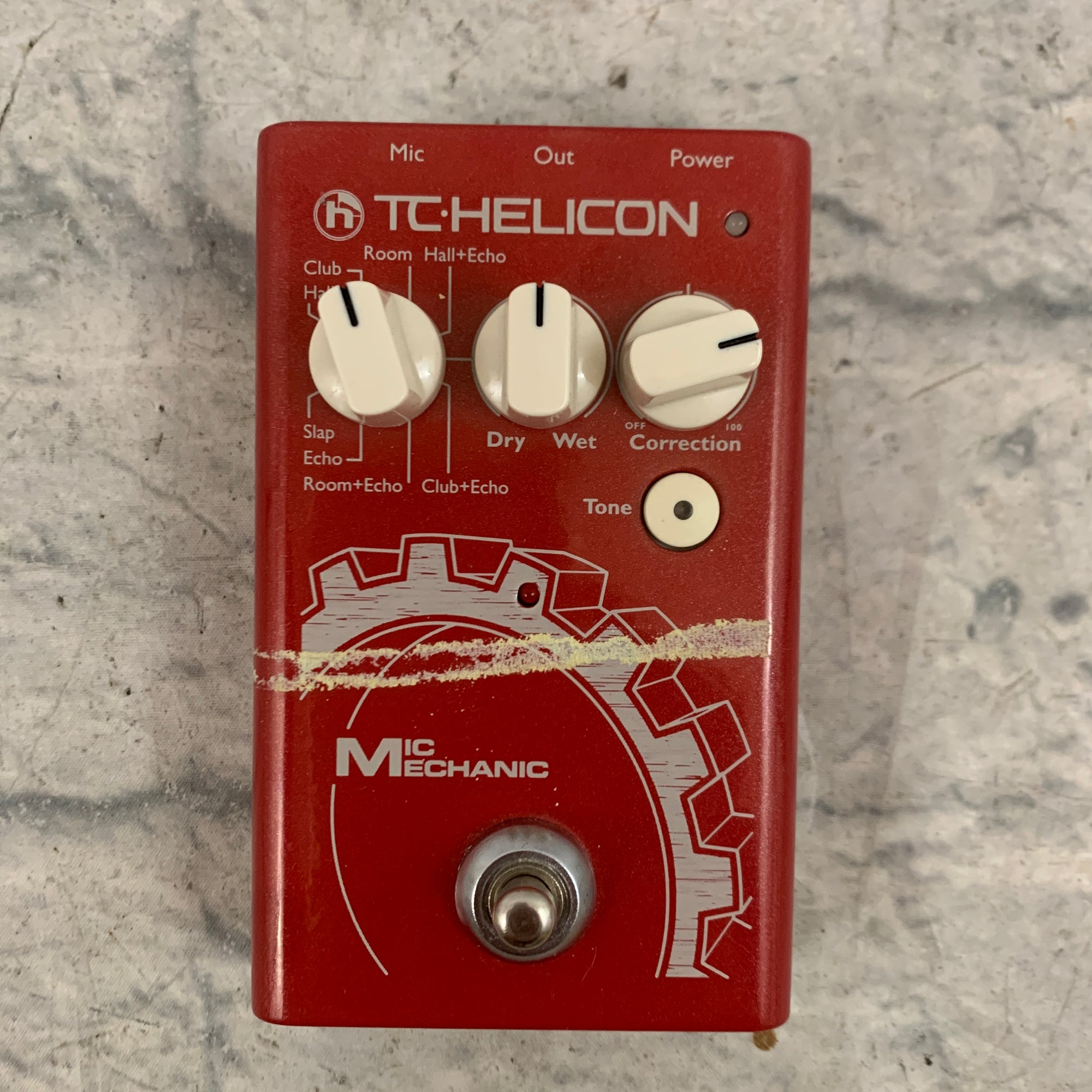 TC Helicon Mic Mechanic V1 Pitch Correction Echo Reverb Vocal Effect Pedal