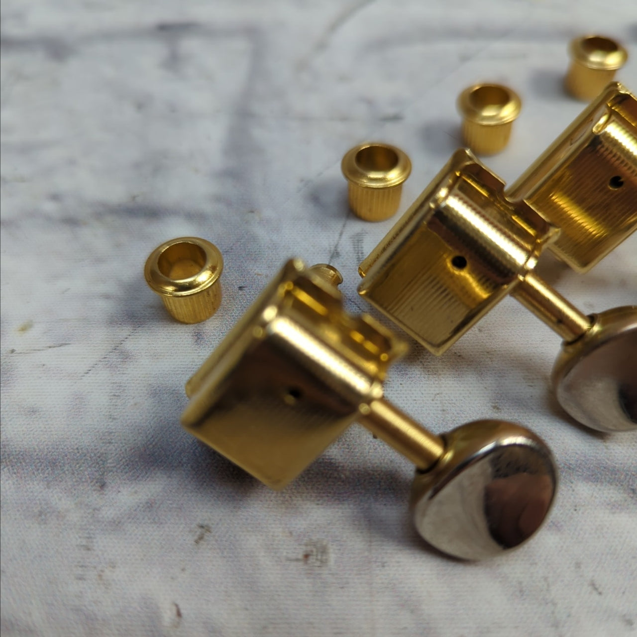 Unknown Gold Kluson Style Tuner Set