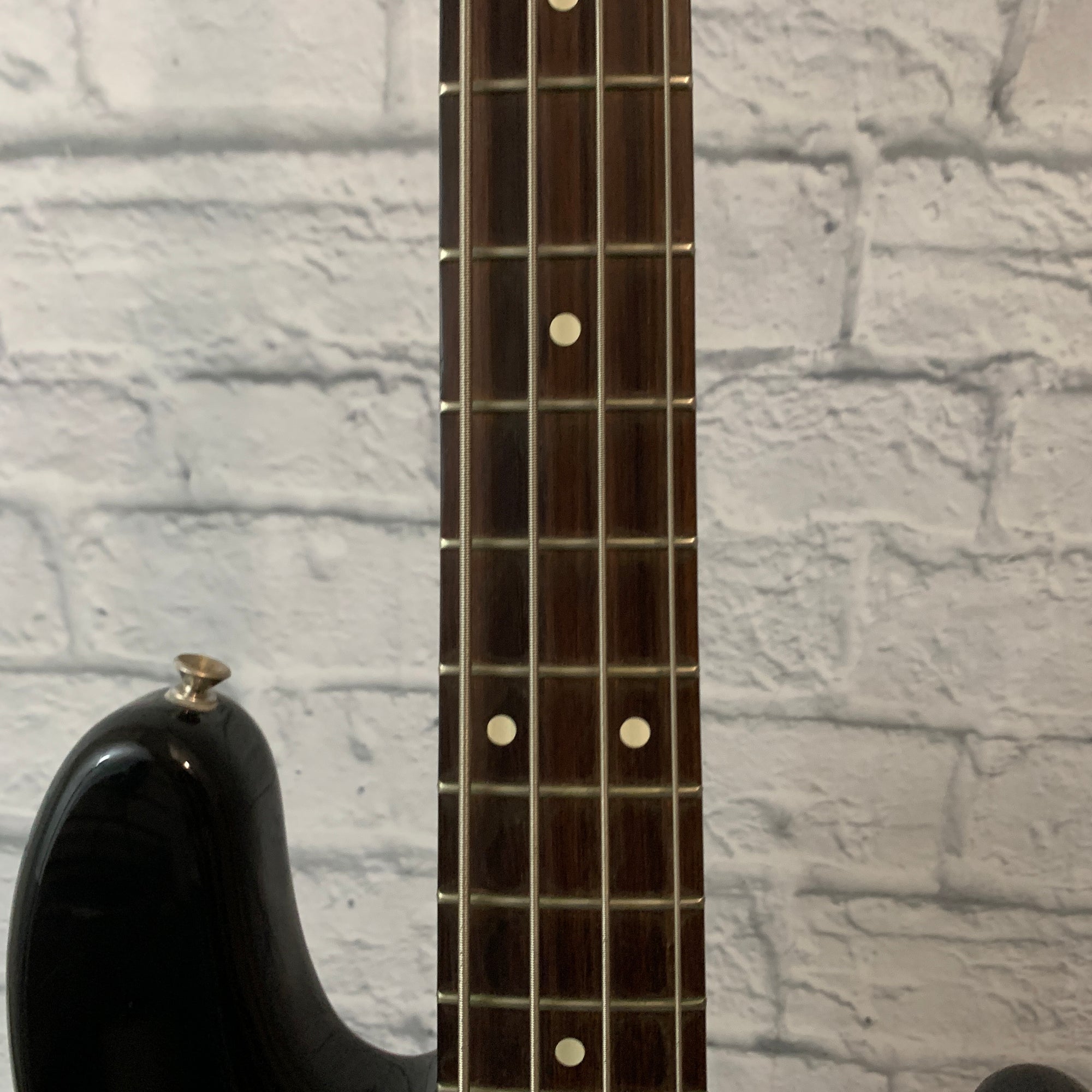 Fender MIM Jazz Bass 4 String Active Pickups