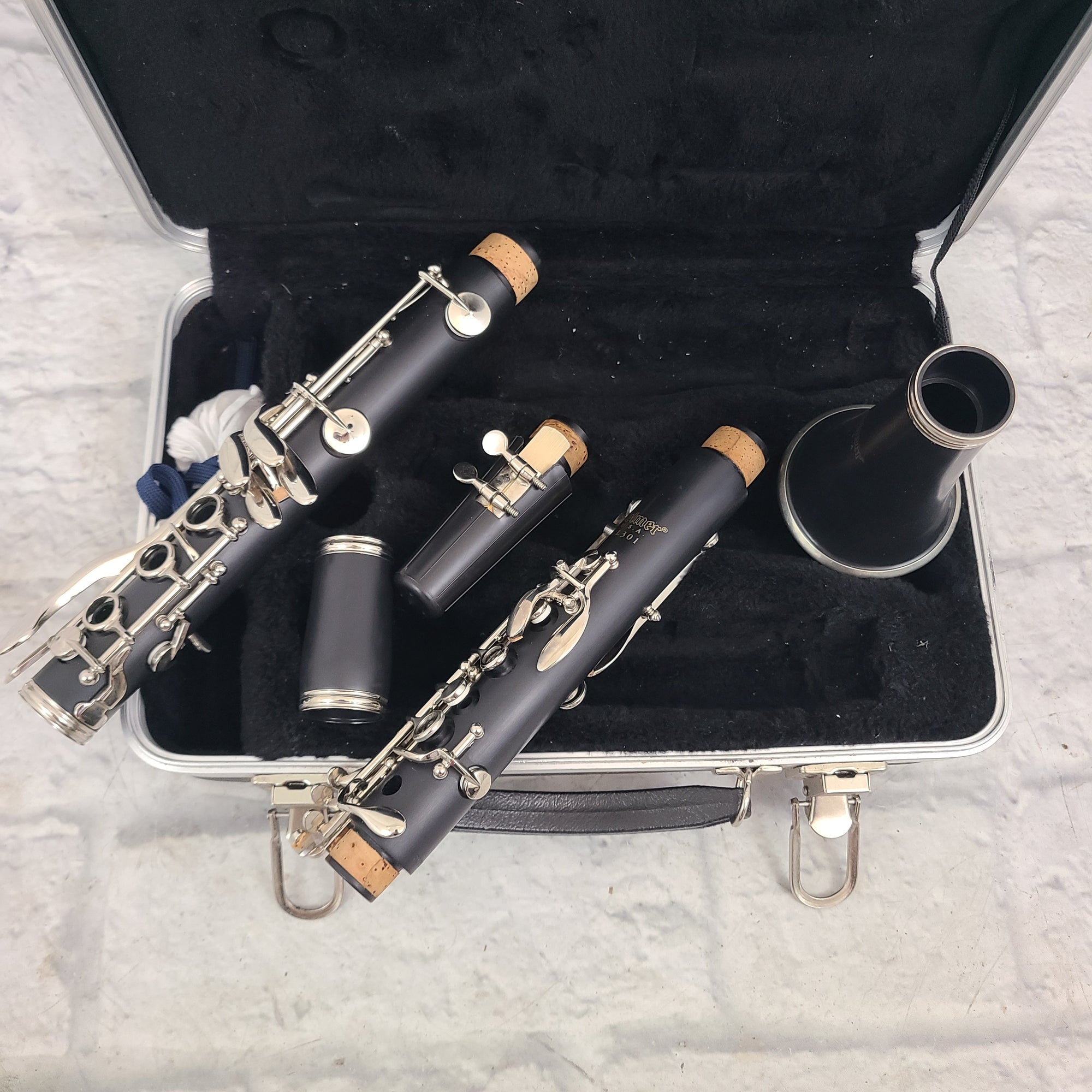Selmer CL301 Student Model Bb Clarinet w/ Case