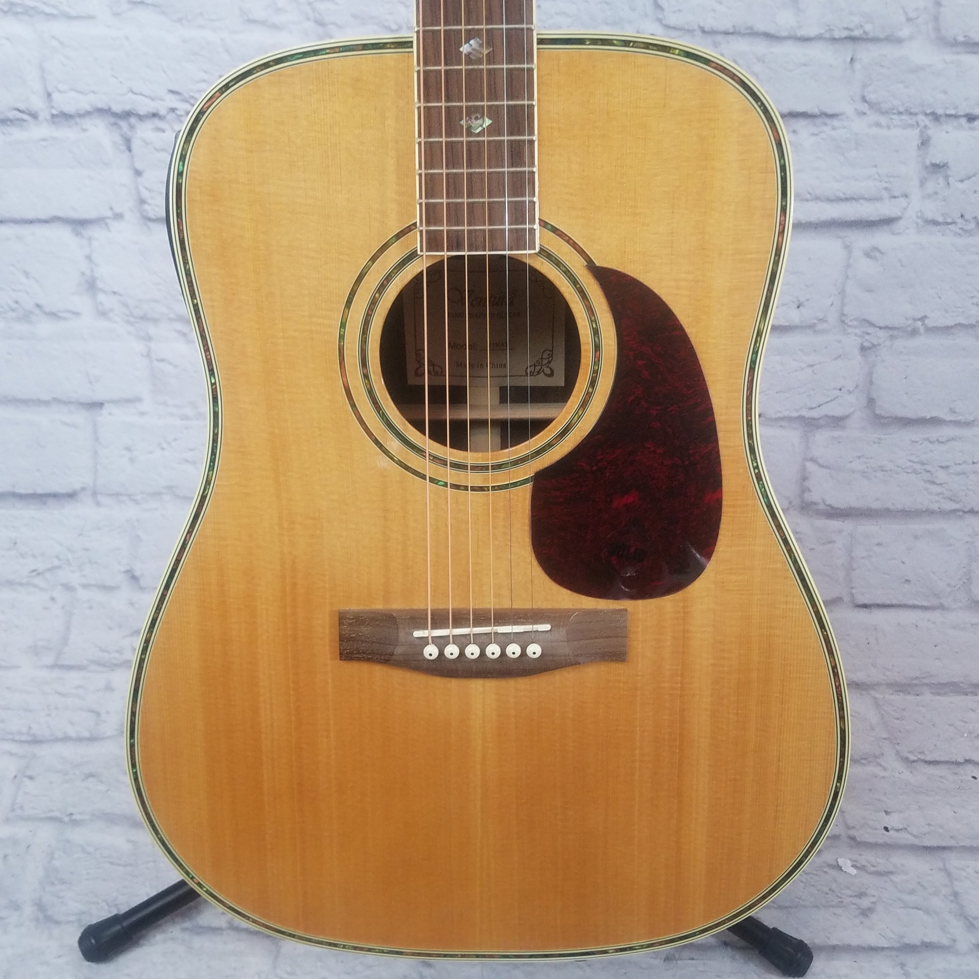 Ventura V5NA4 Acoustic Guitar