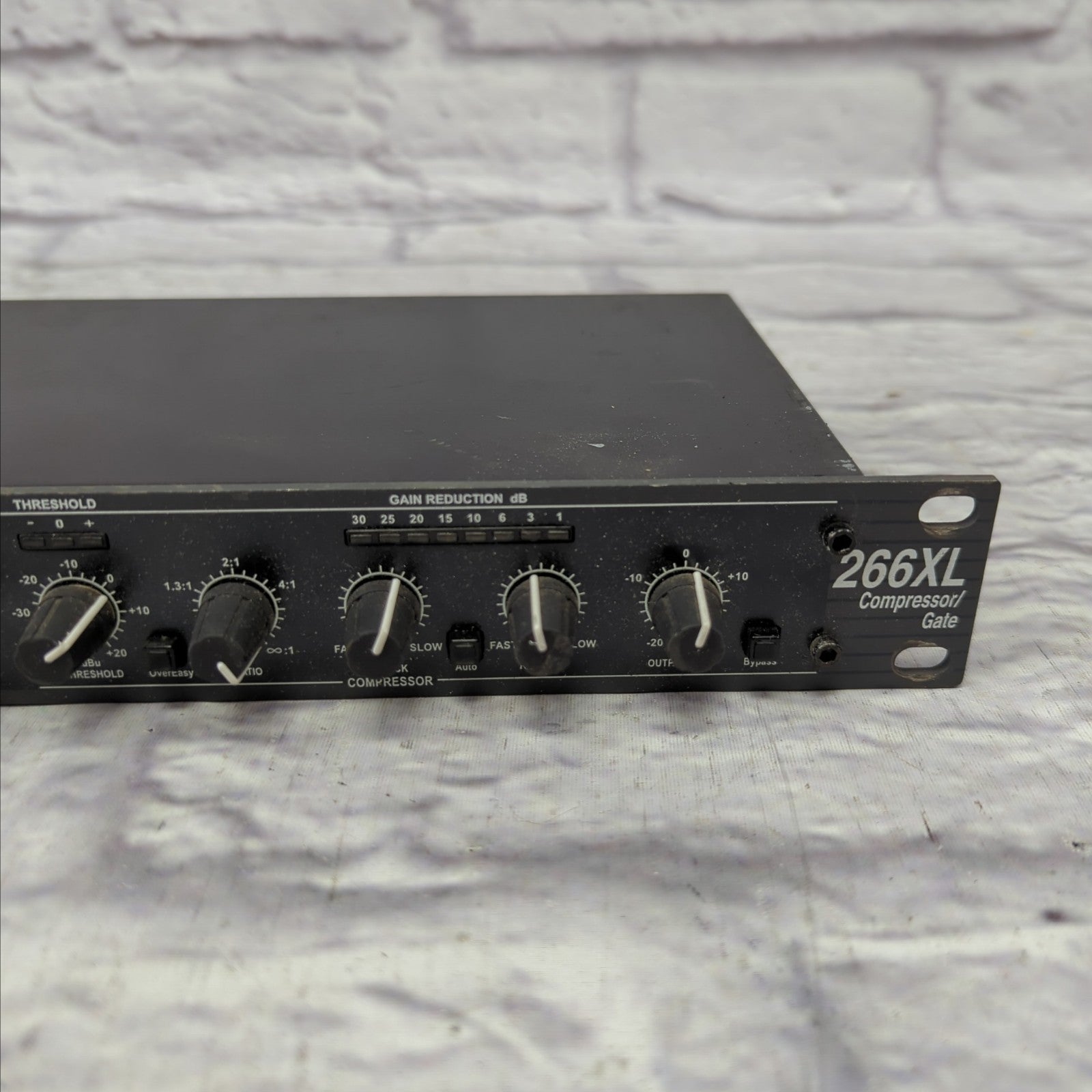 dbx 266XL Stereo Compressor / Limiter