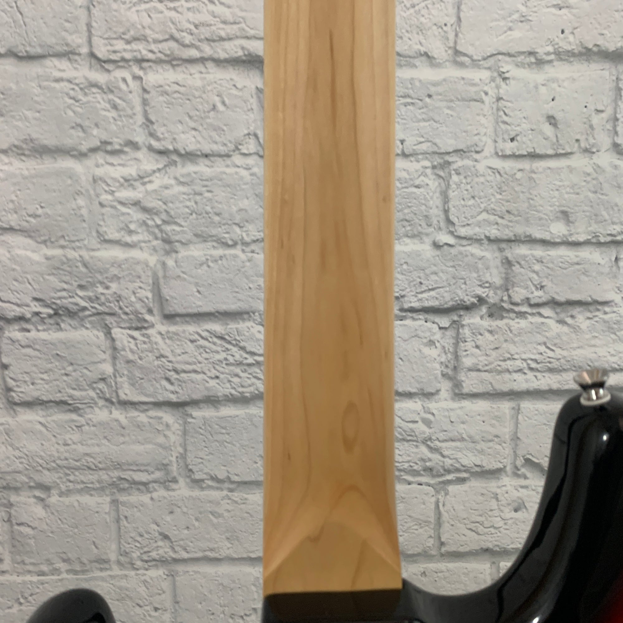 Nashville Guitar Works 210 Electric P Bass - Sunburst, Rosewood Fretboard