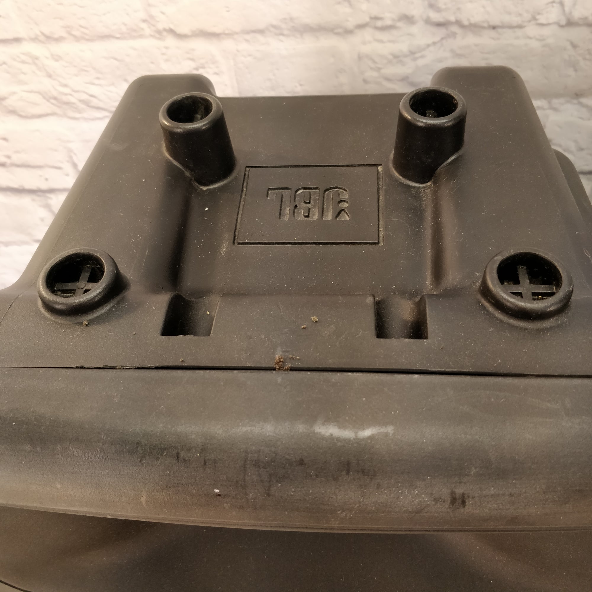 JBL Eon15 G2 Powered Speaker Pair w Soft Cases