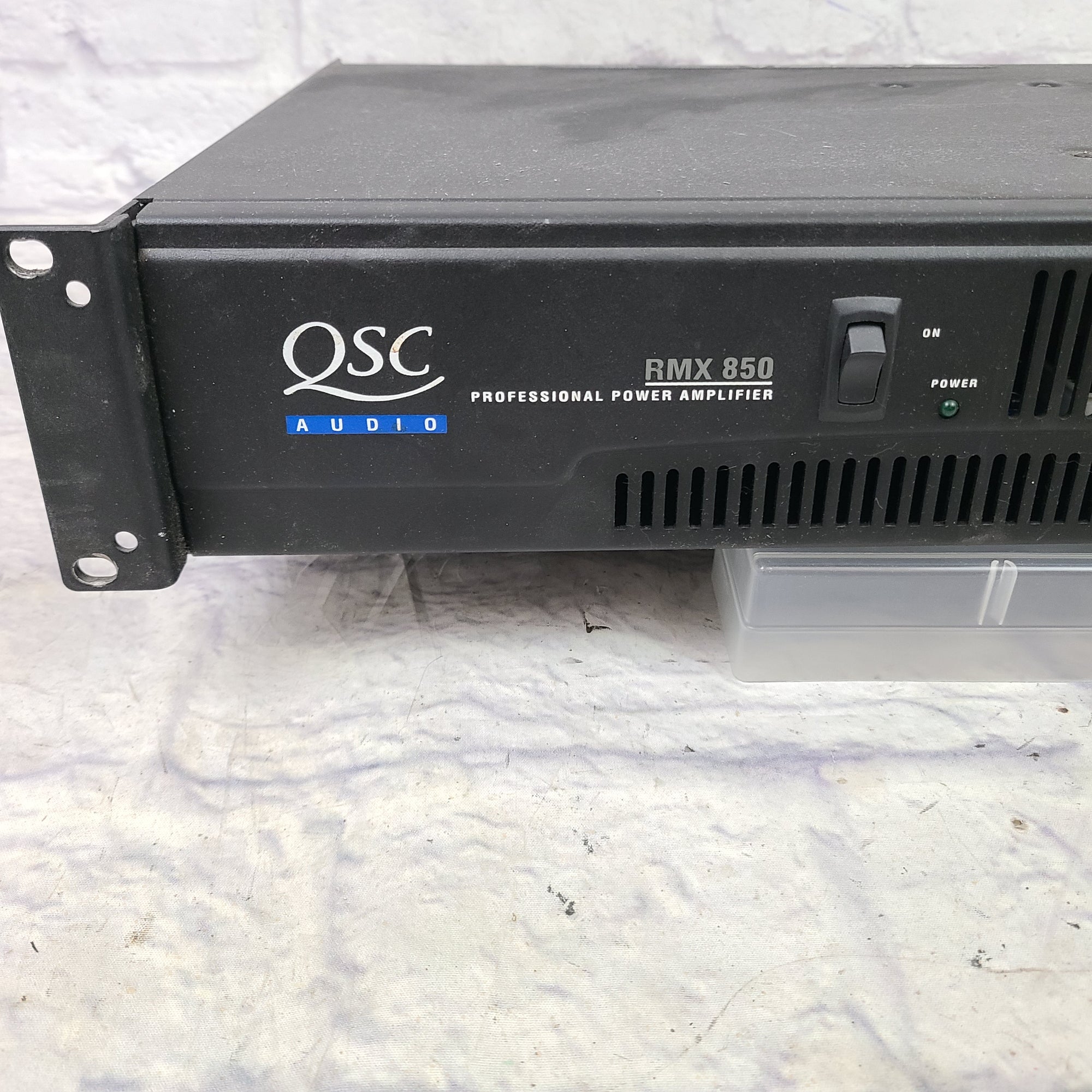 アンプ QSC PROFESSIONAL POWER AMPLIFIER RMX 850 RMX850a Power Amplifier – QSC