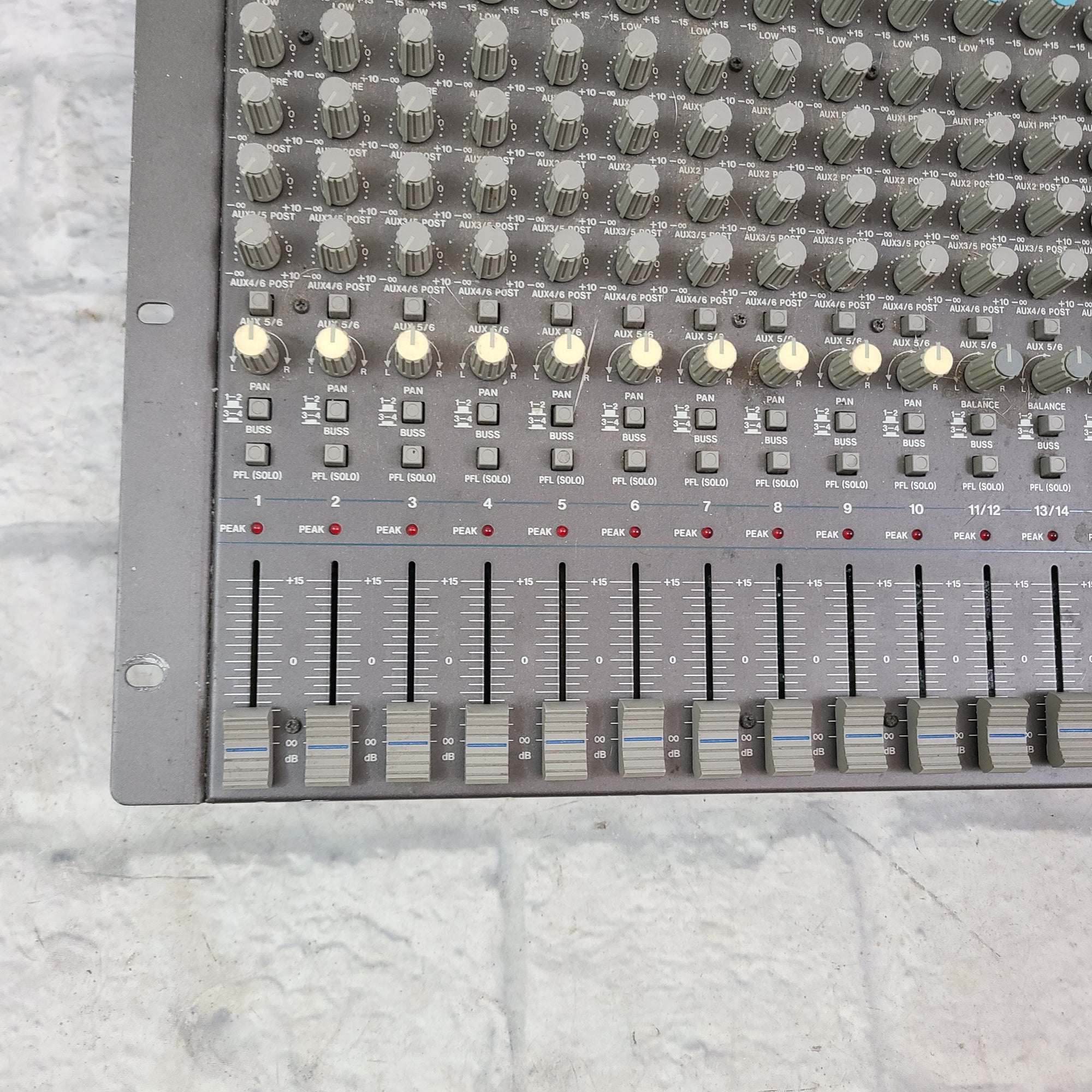 Samson MPL 2242 22 Channel Mixer - Evolution Music