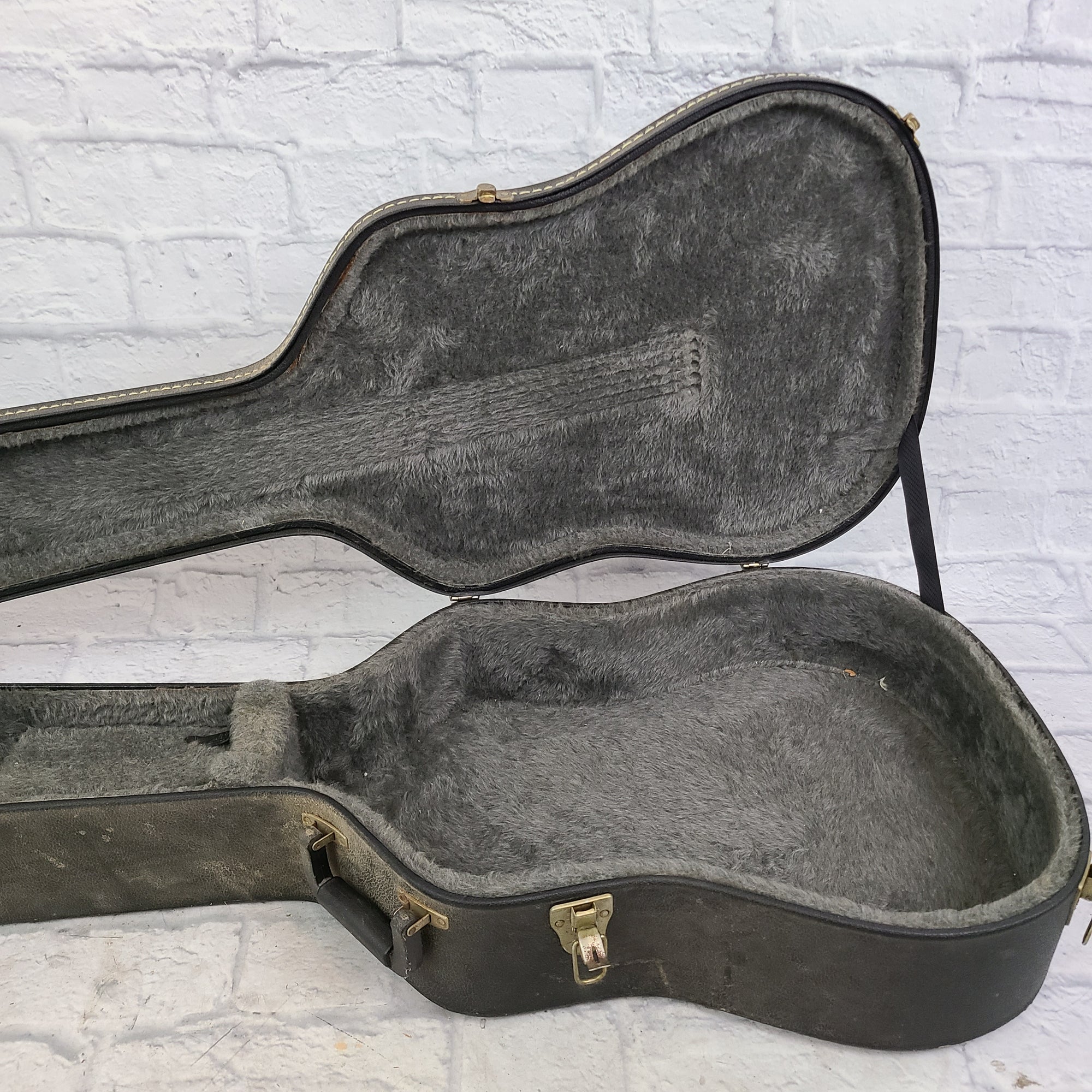 Unknown Acoustic Hard Case