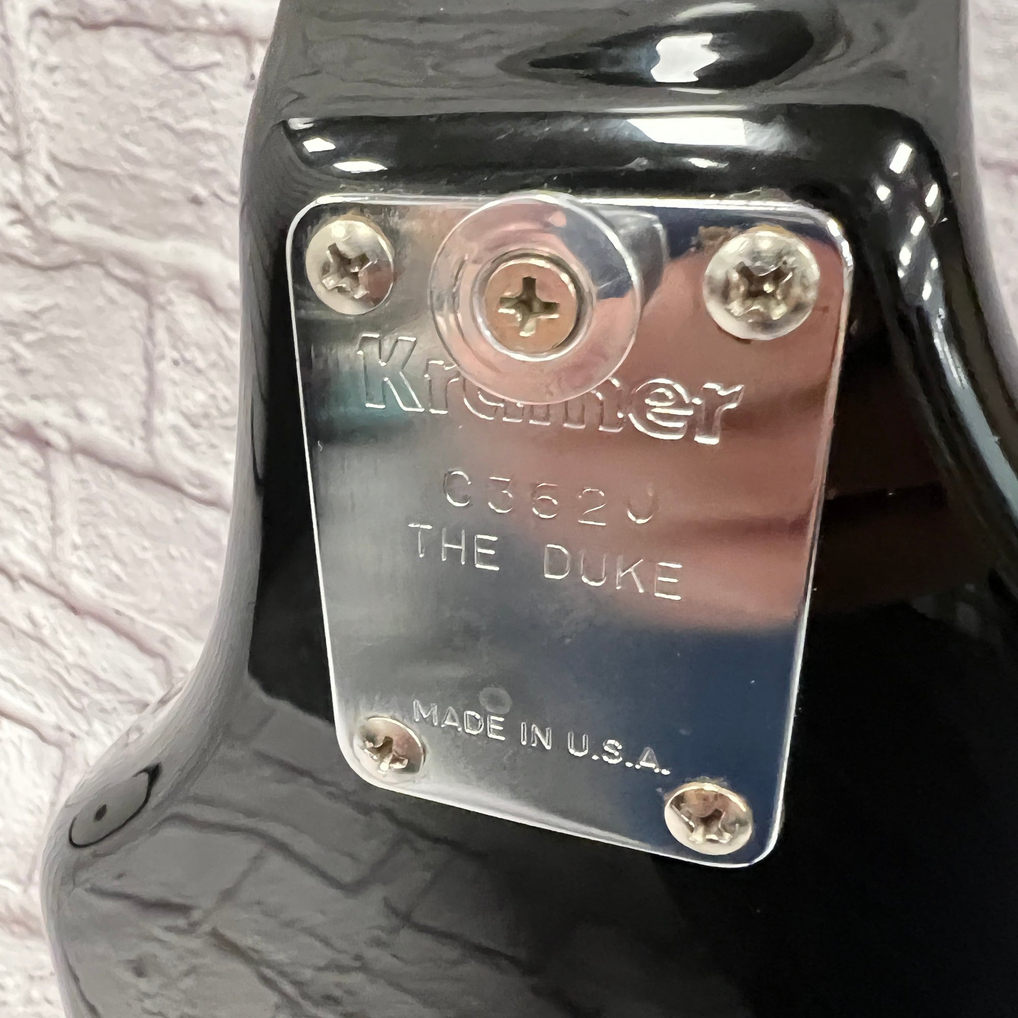 Kramer The Duke Headless Bass Aluminum Neck with Case