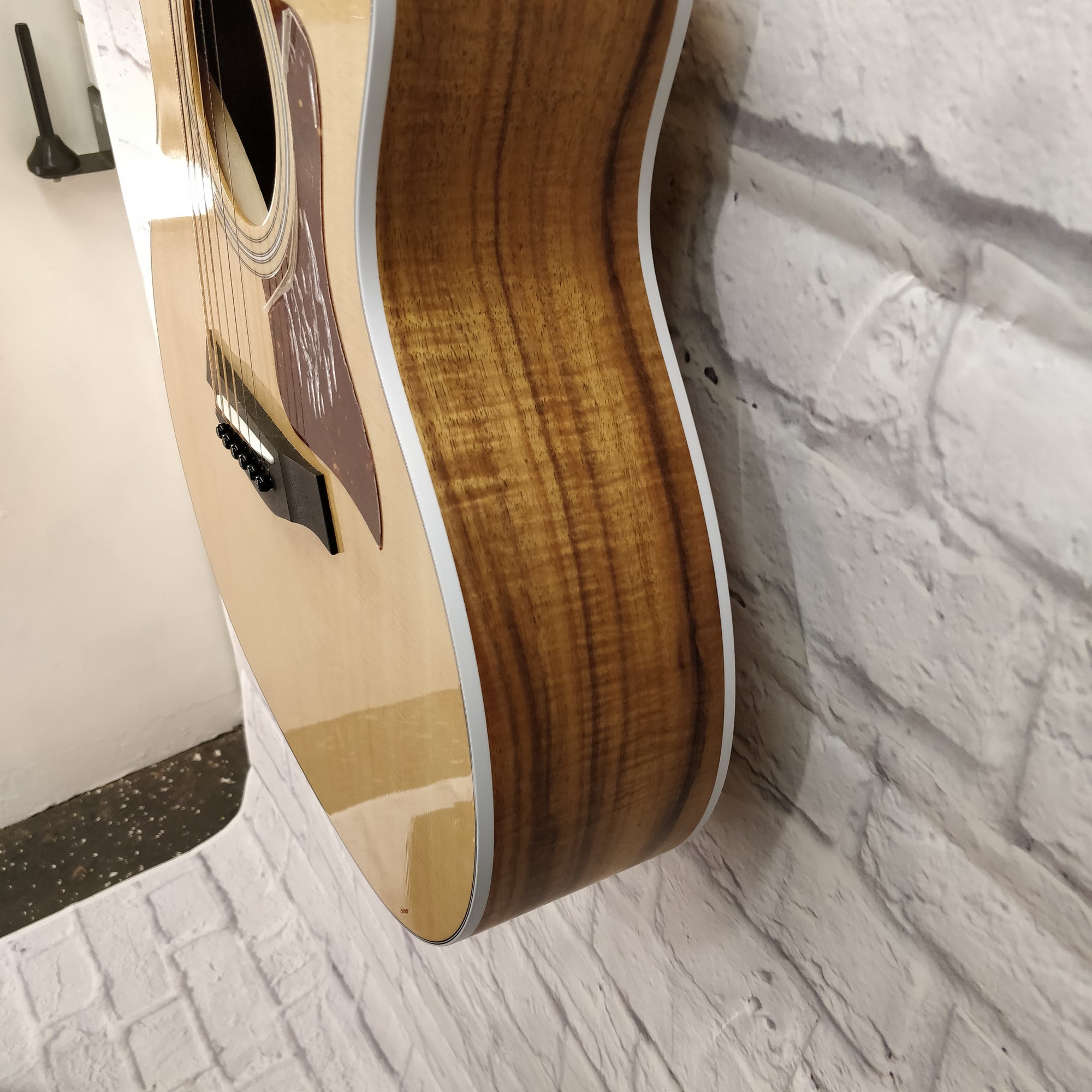 Taylor 214ce Acoustic Guitar w Orig Case