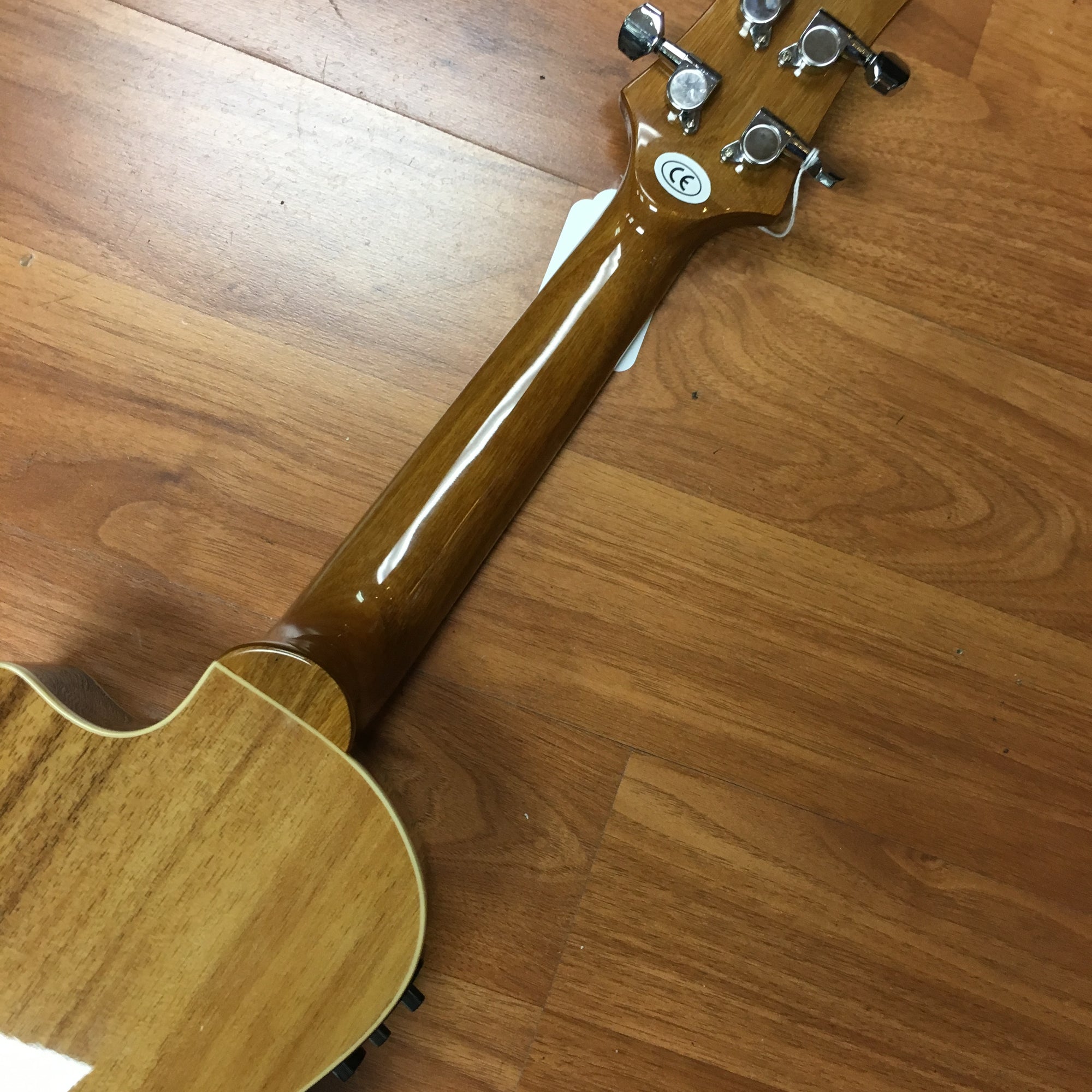 Mitchell MU-100CE Ukulele