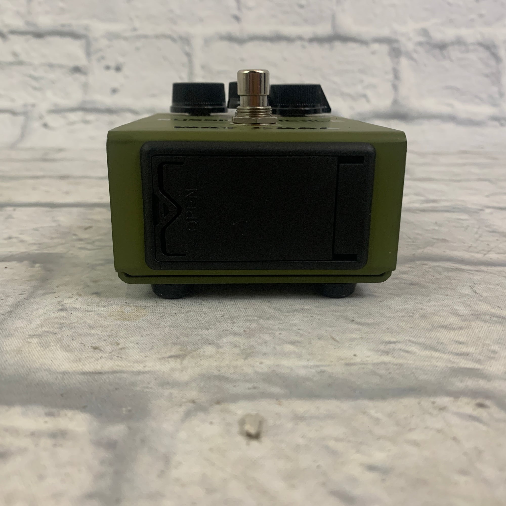 Way Huge Electronics WHE408 Russian Pickle Fuzz Pedal w/ box