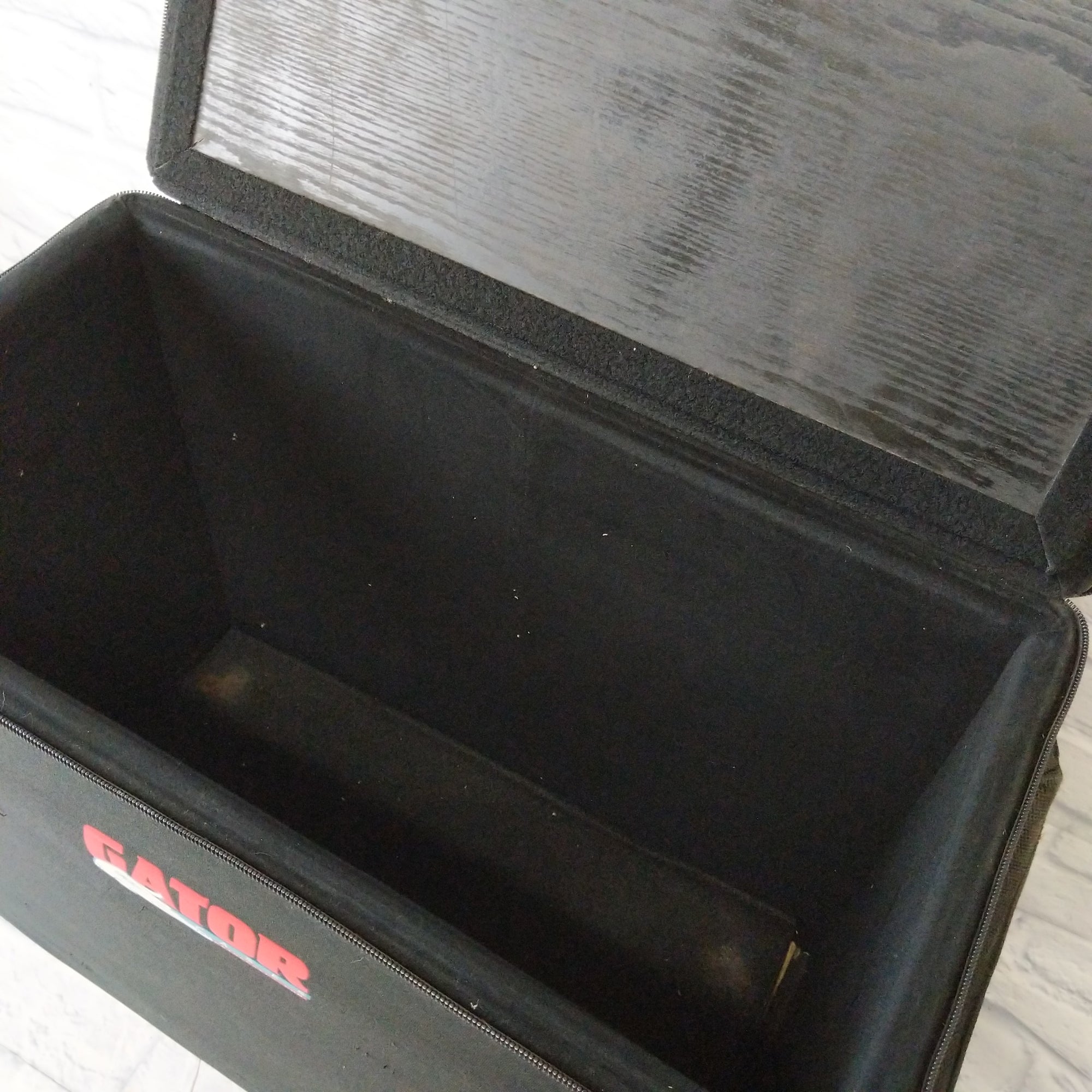 Gator Padded Amp Case on Wheels 24.5 x 12 x 18