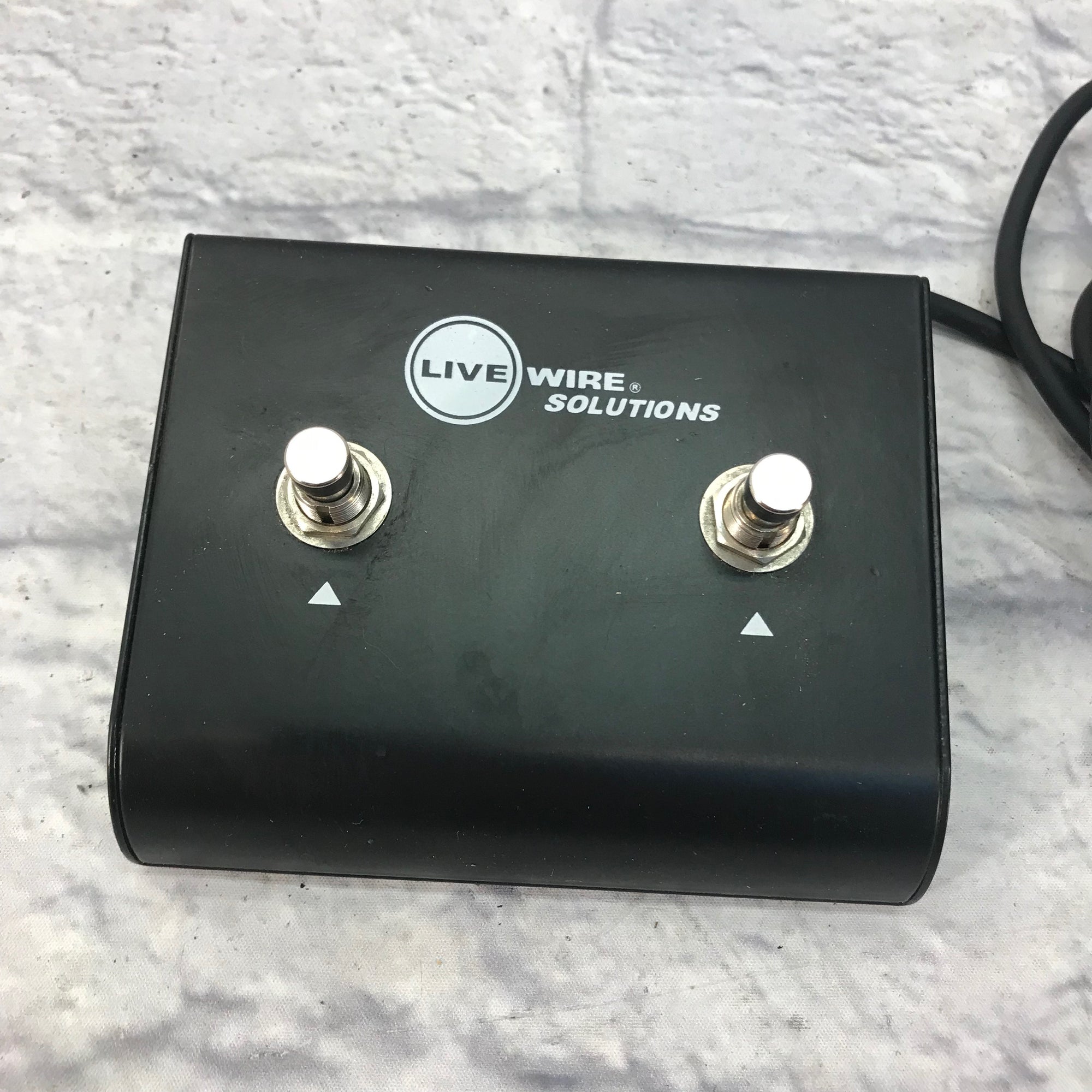 LiveWire 2 Button Dual Latching Footswitch LWS22