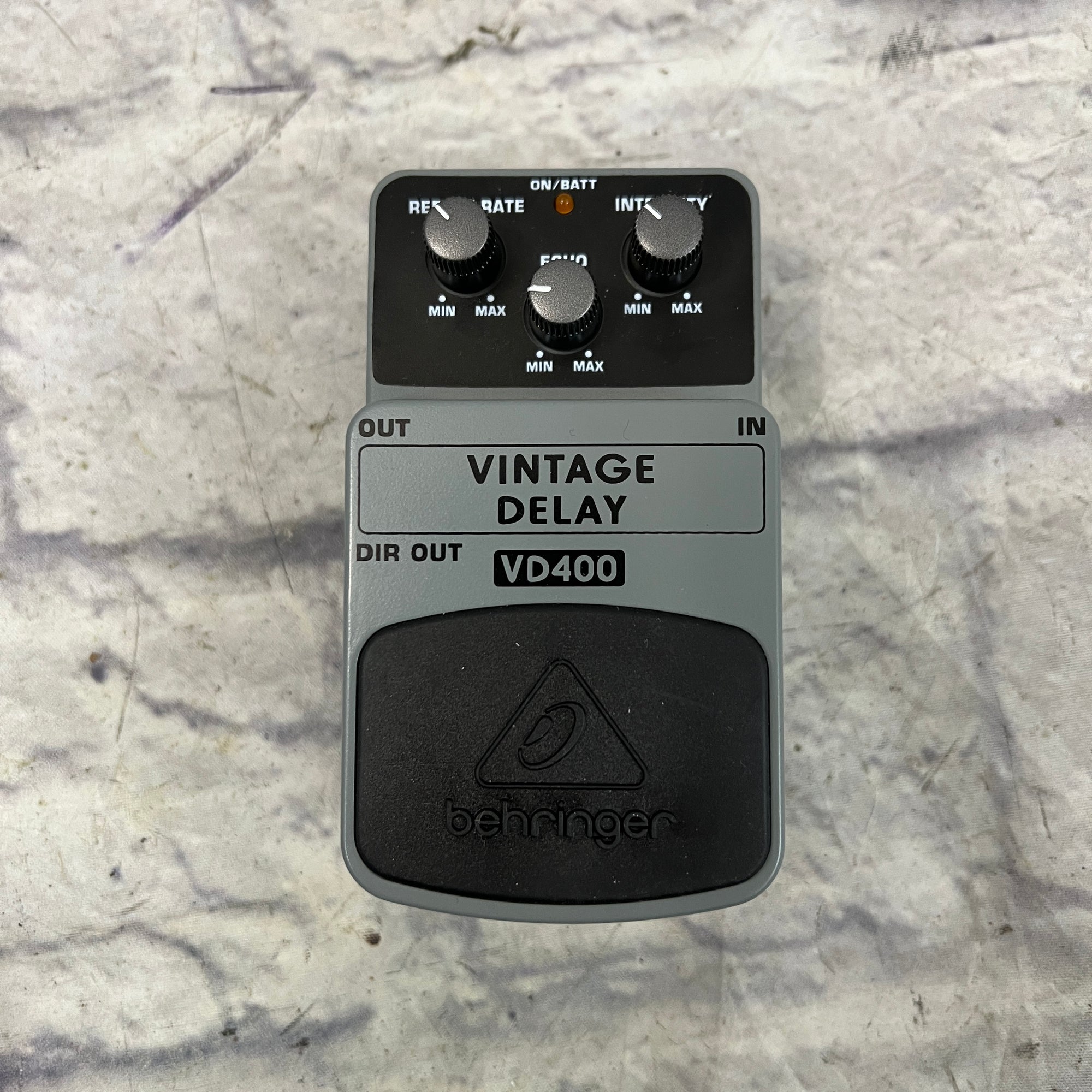 Behringer VD400 Delay Pedal