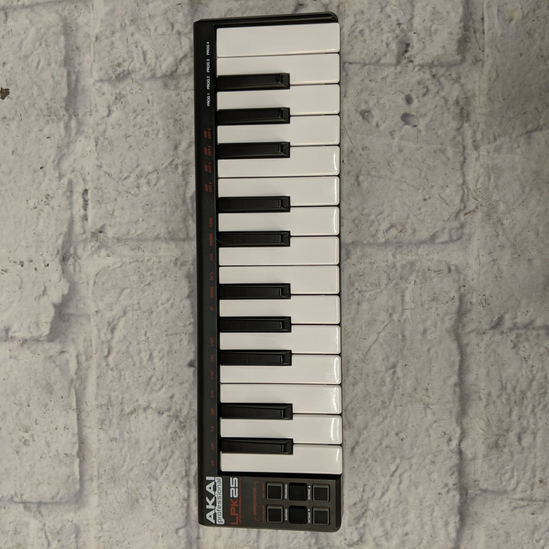 Akai LPK25 Mini USB Keyboard Midi Controller